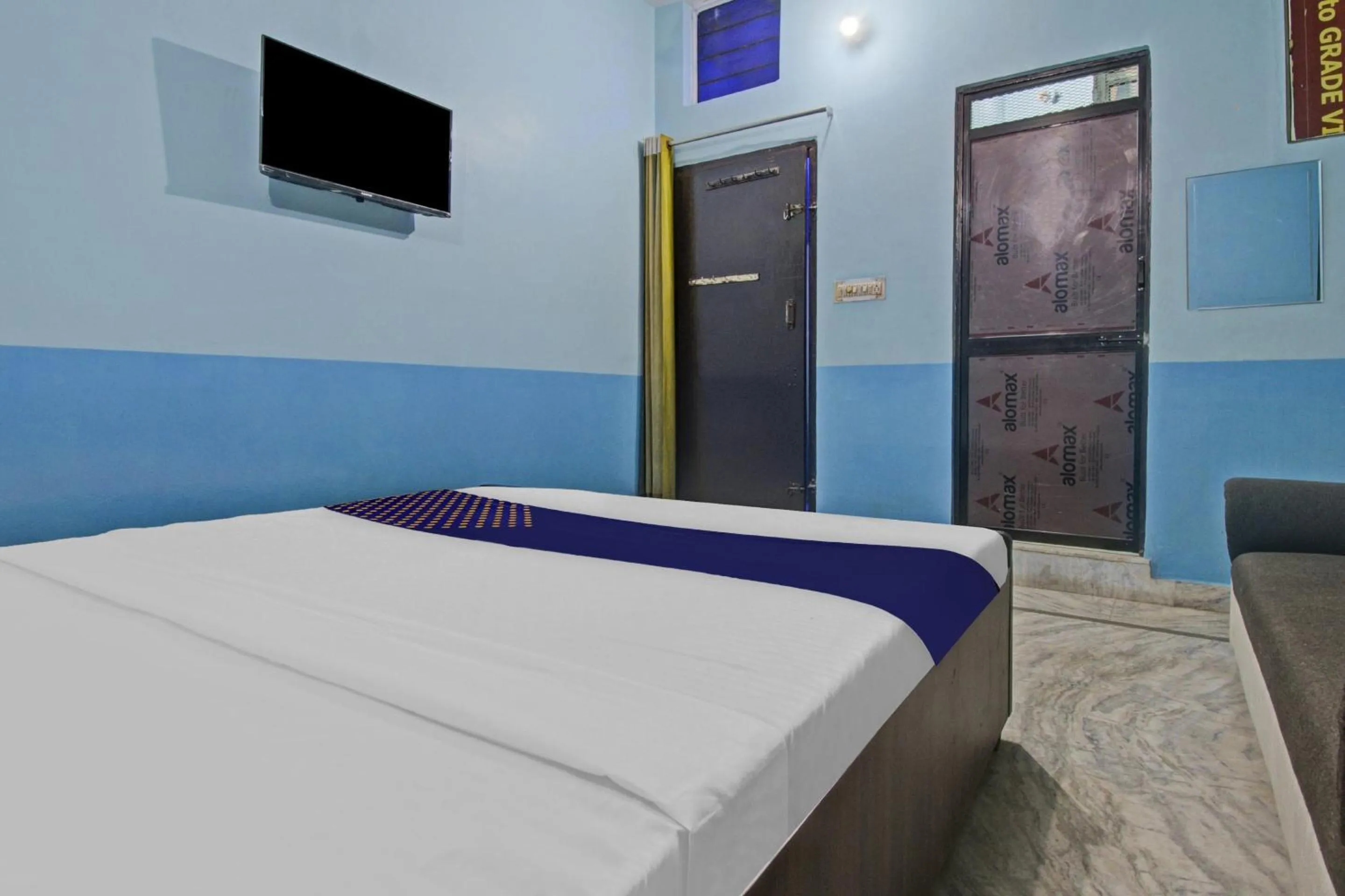 Bedroom, Bed in SPOT ON Hotel Rj14