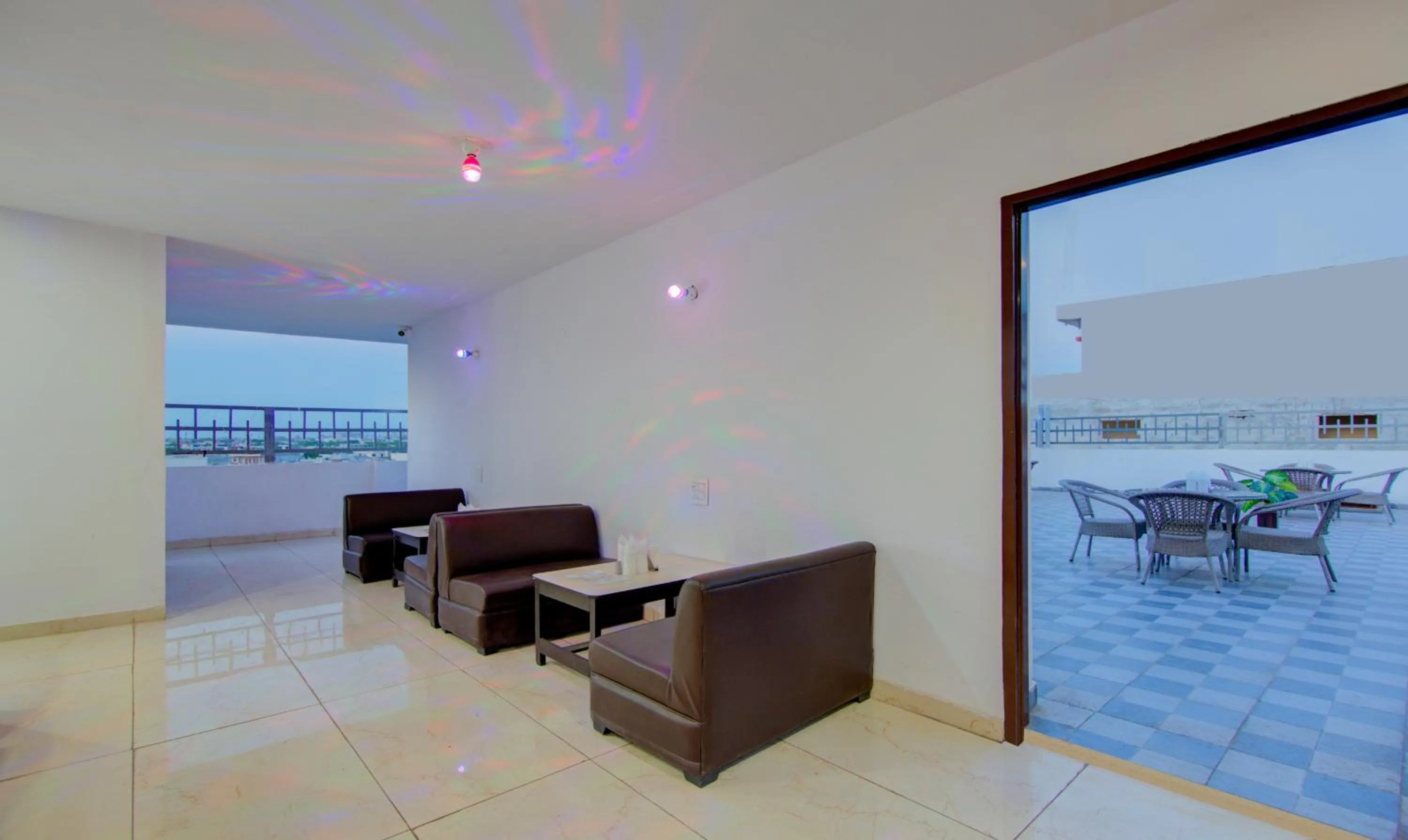 Restaurant/places to eat in Treebo The King Mohali