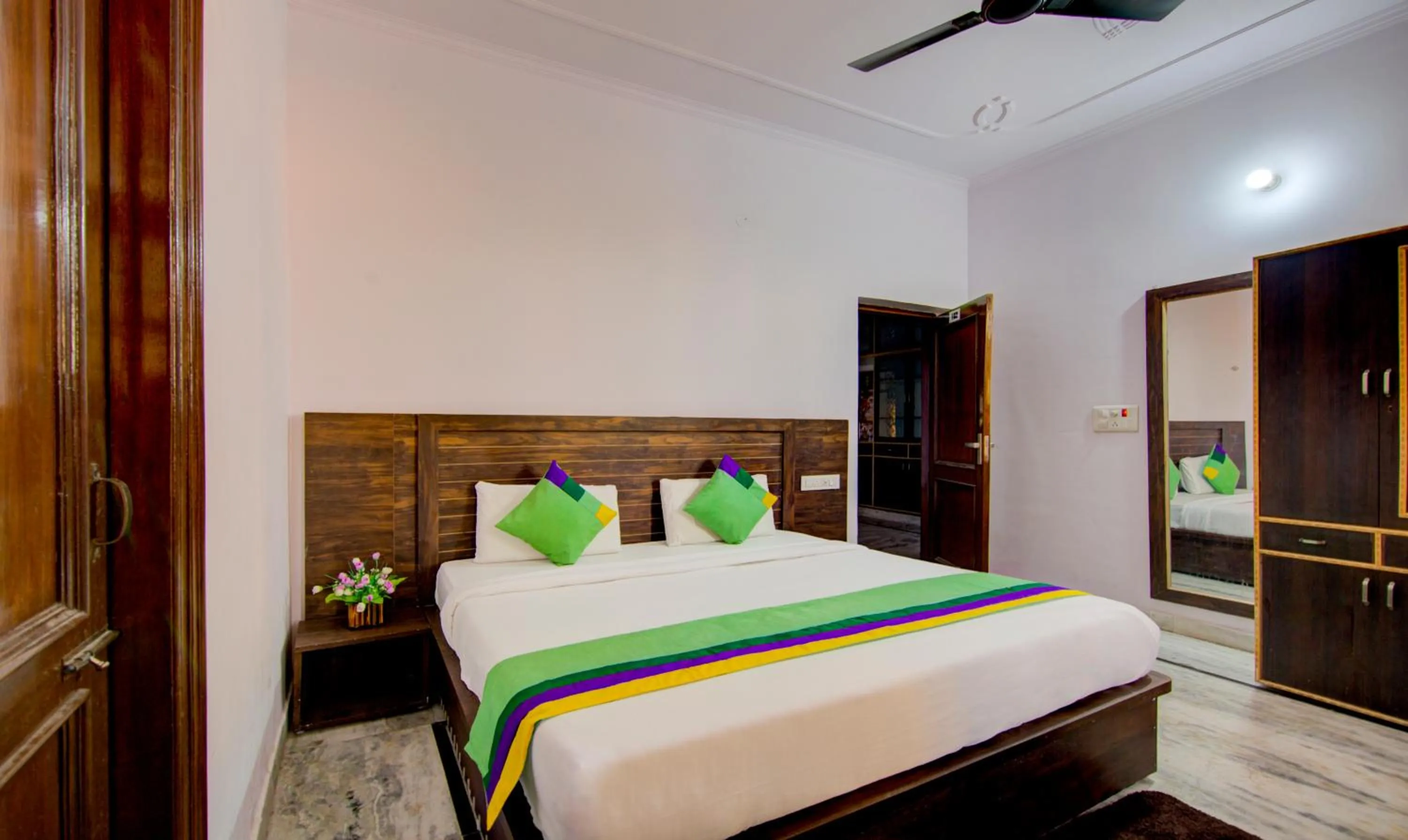 Bedroom, Bed in Treebo The King Mohali