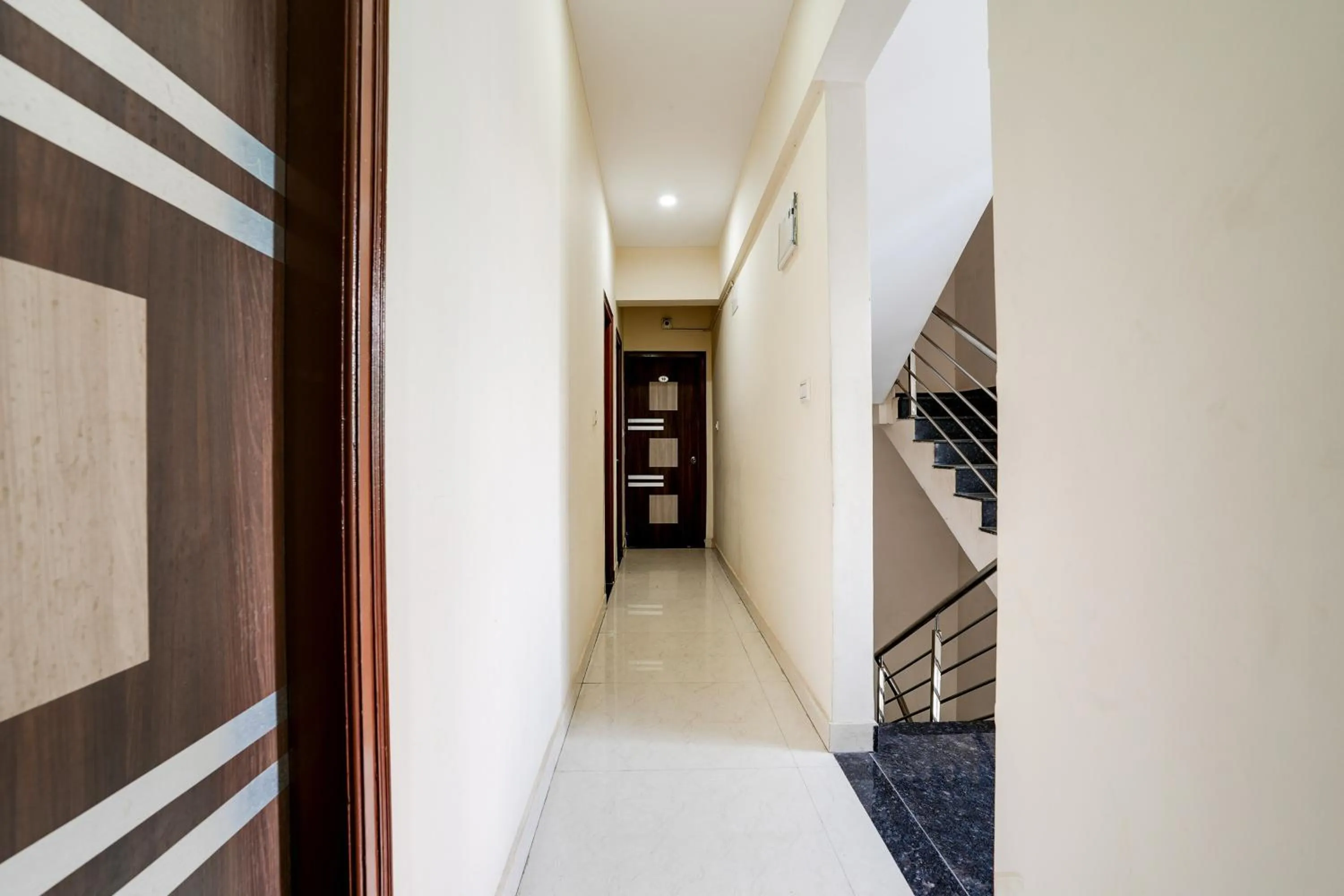 Lobby or reception in Super Hotel O Bangalore Near Reva Circle Formerly CKA Boarding