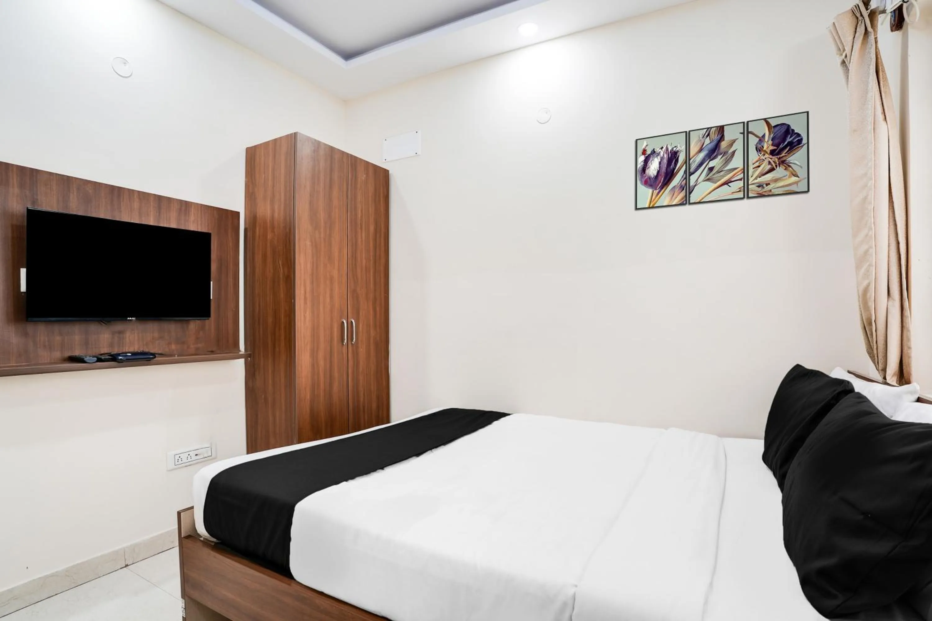 Bedroom, Bed in Super Hotel O Bangalore Near Reva Circle Formerly CKA Boarding