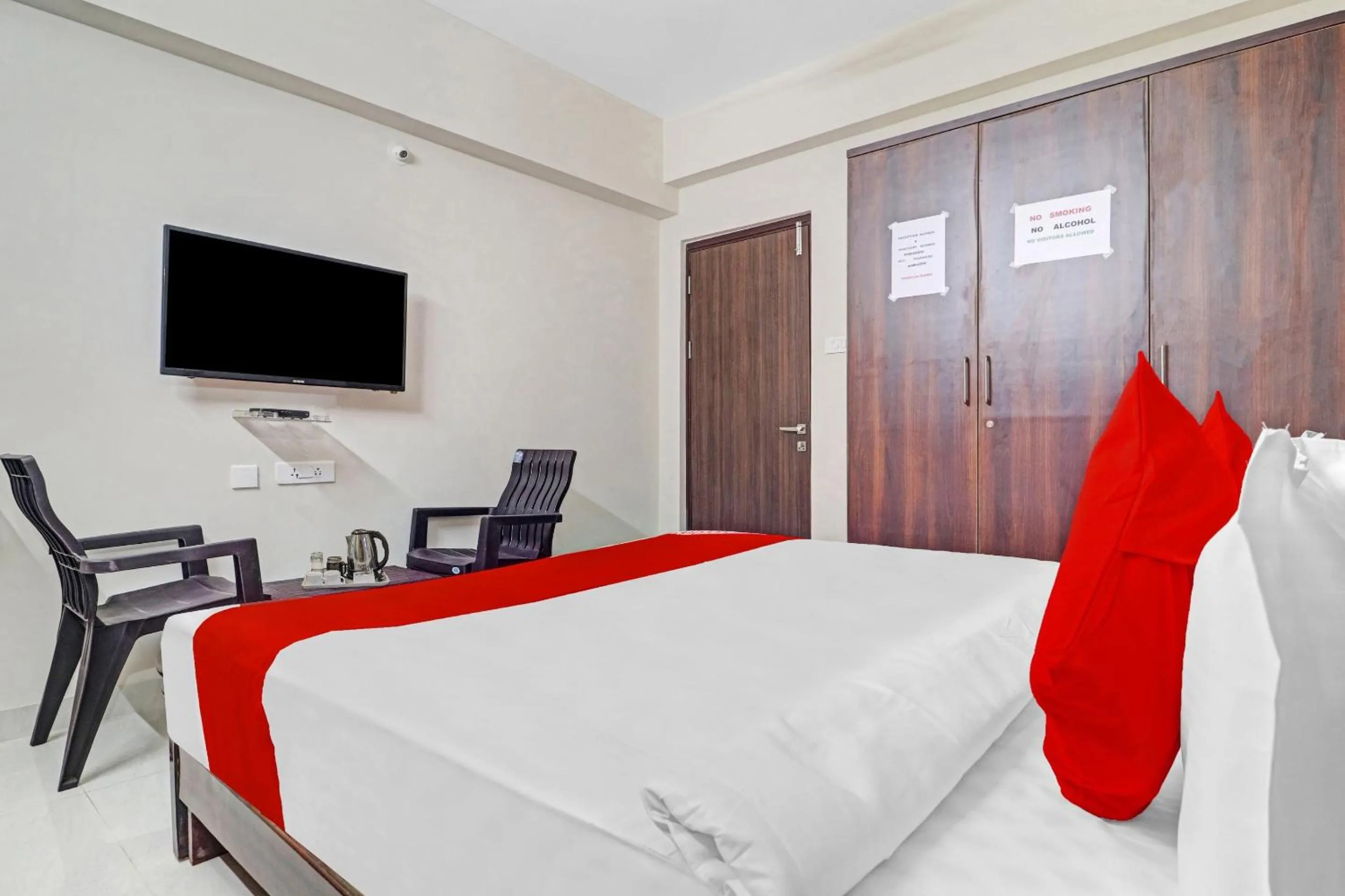 Bedroom, Bed in Super Hotel O Qualia Nallagandla