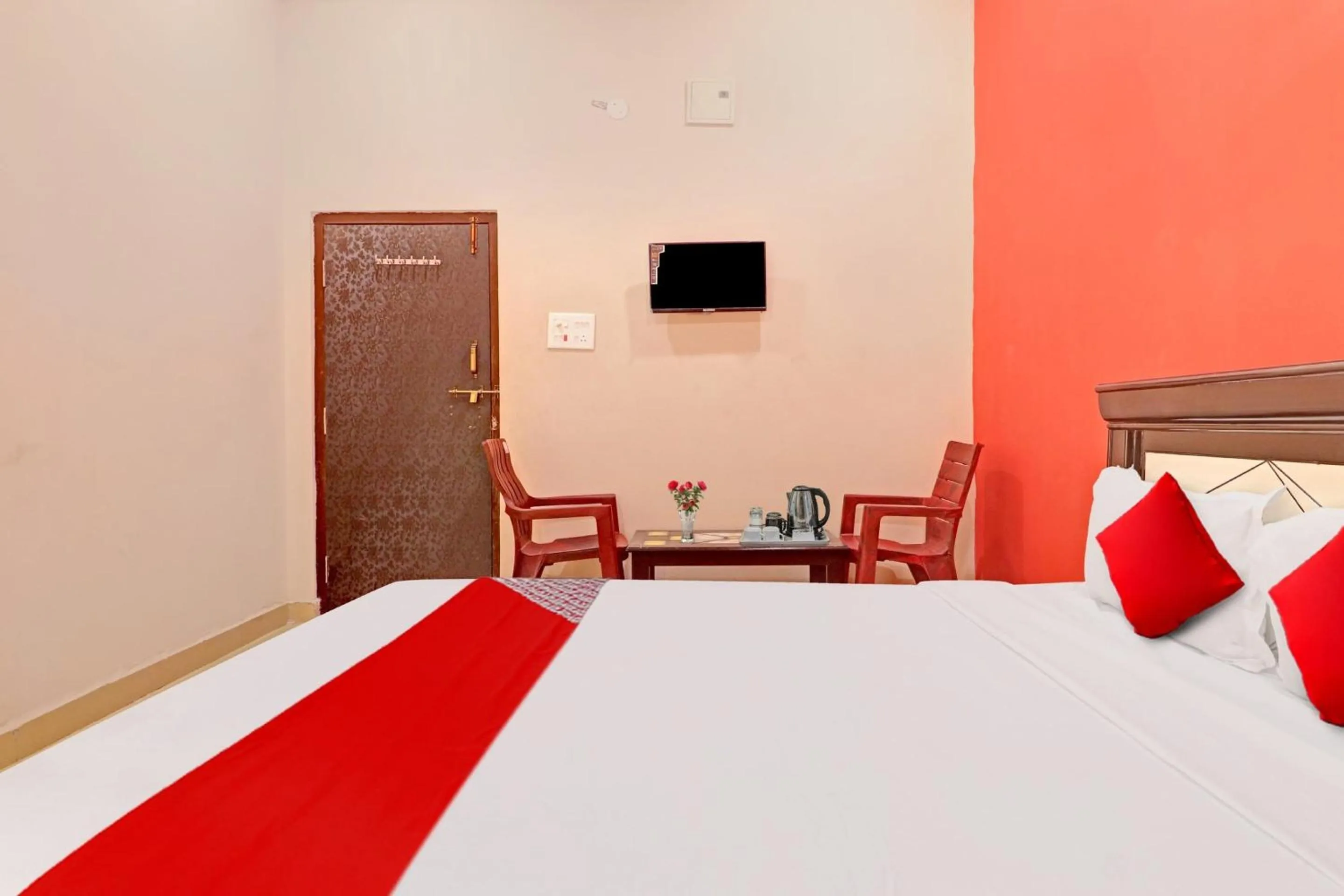 Lobby or reception, Bed in Hotel O Vasista Residency