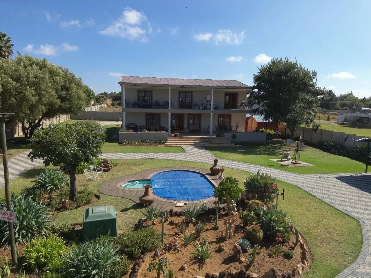Swimming pool in La Maison on Vaal Bed and Breakfast