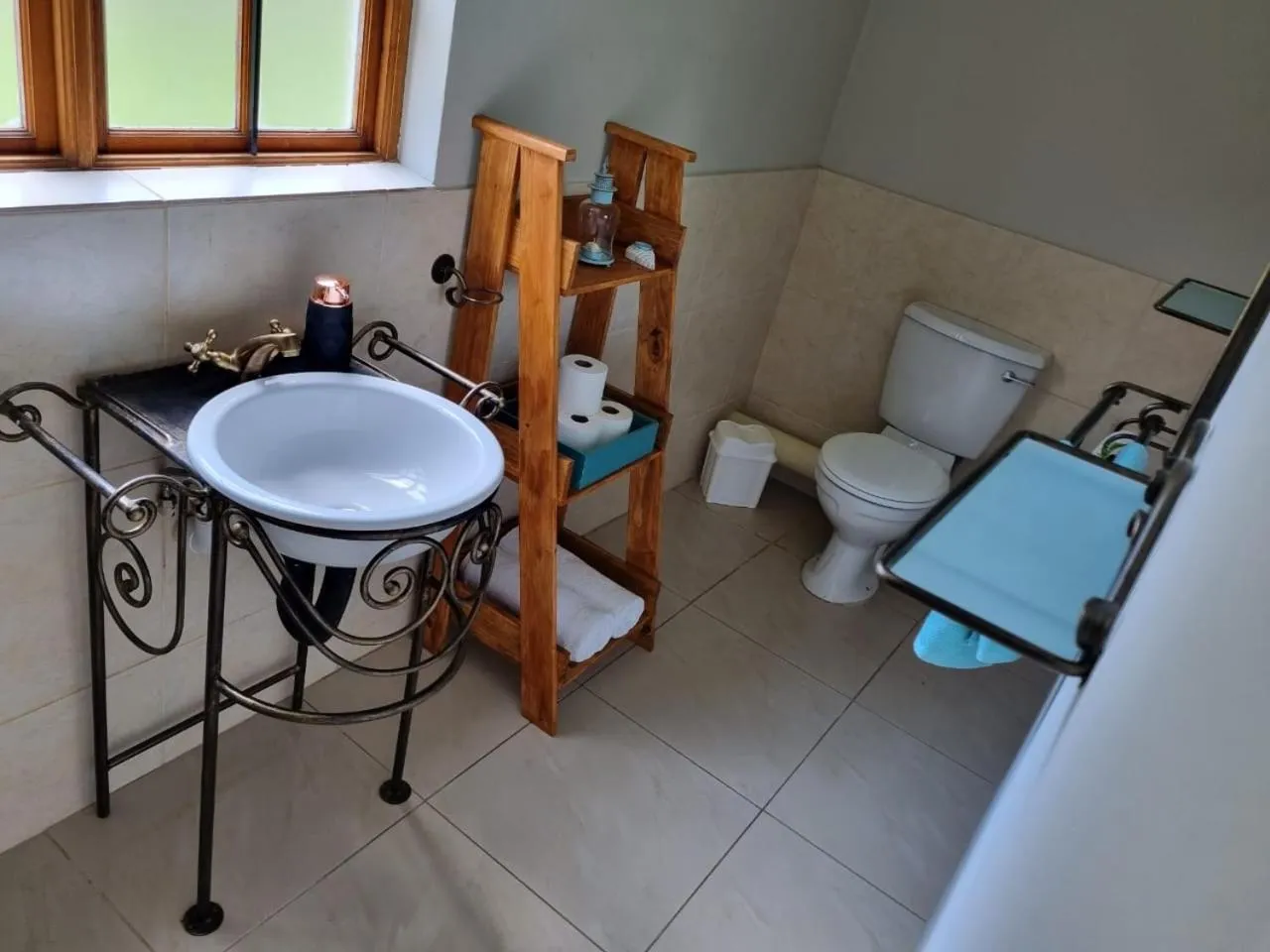 Bathroom in La Maison on Vaal Bed and Breakfast
