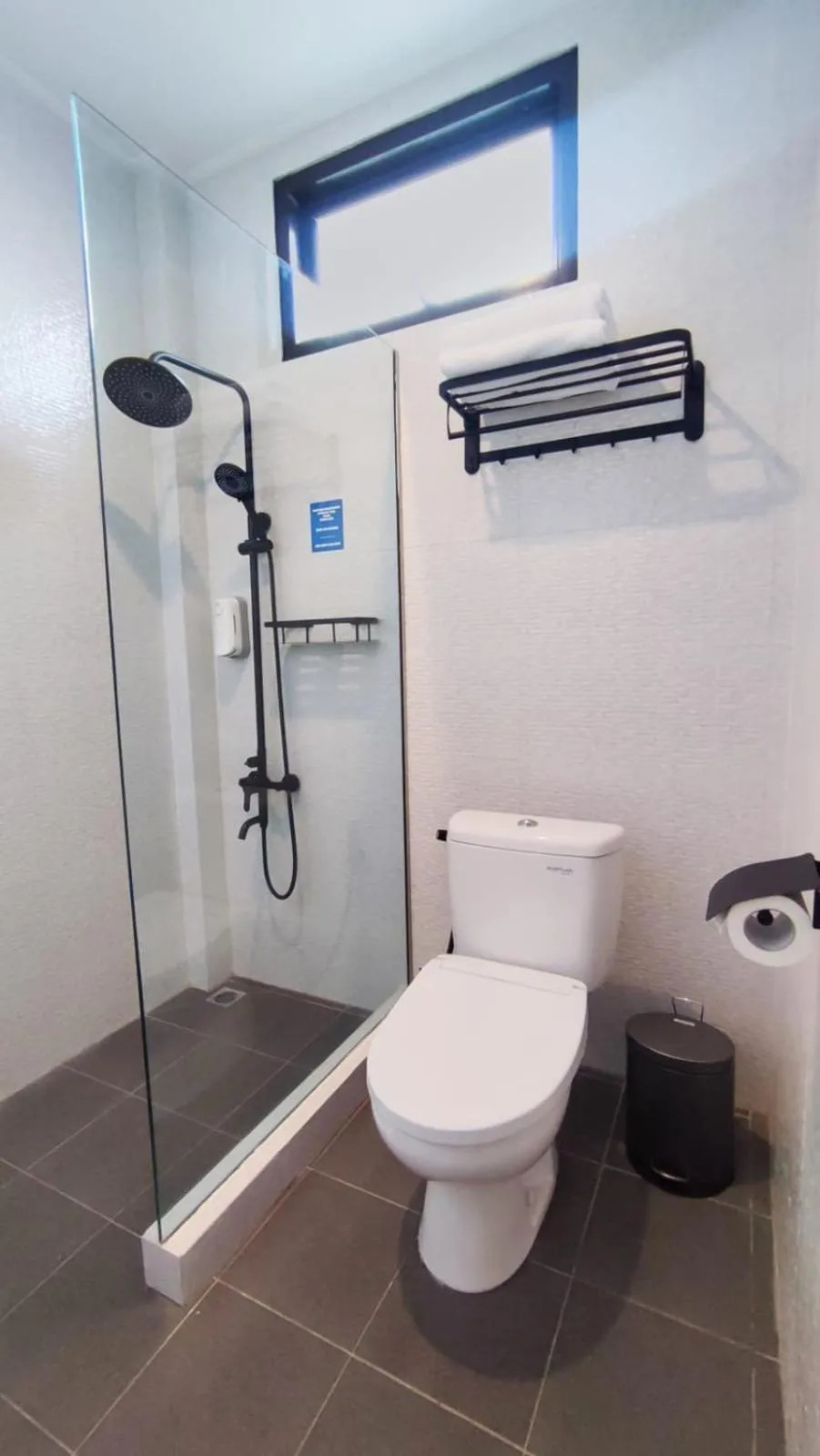 Shower in Atap Biru Residence