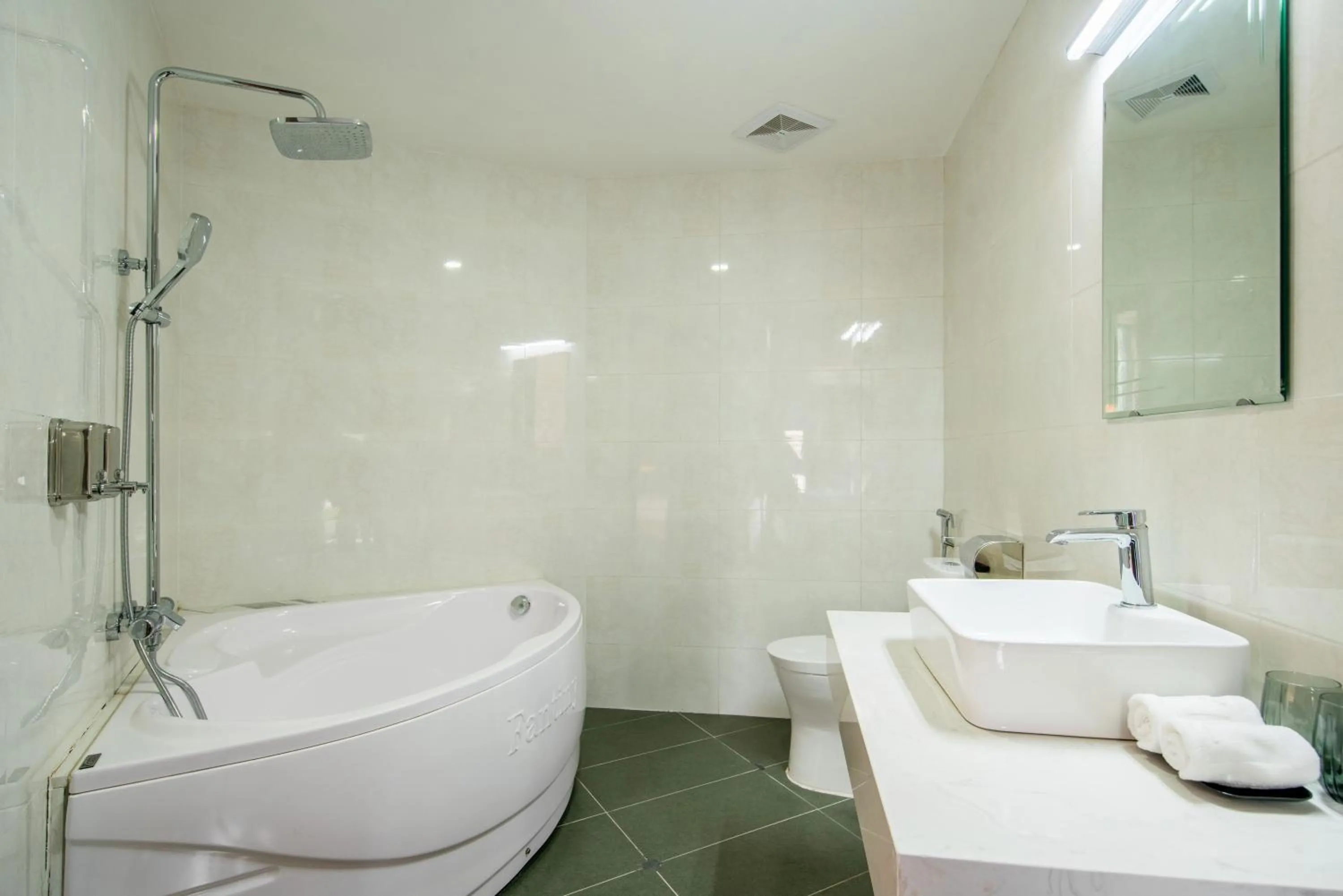 Shower in Jacayl Hotel - Cầu Giấy