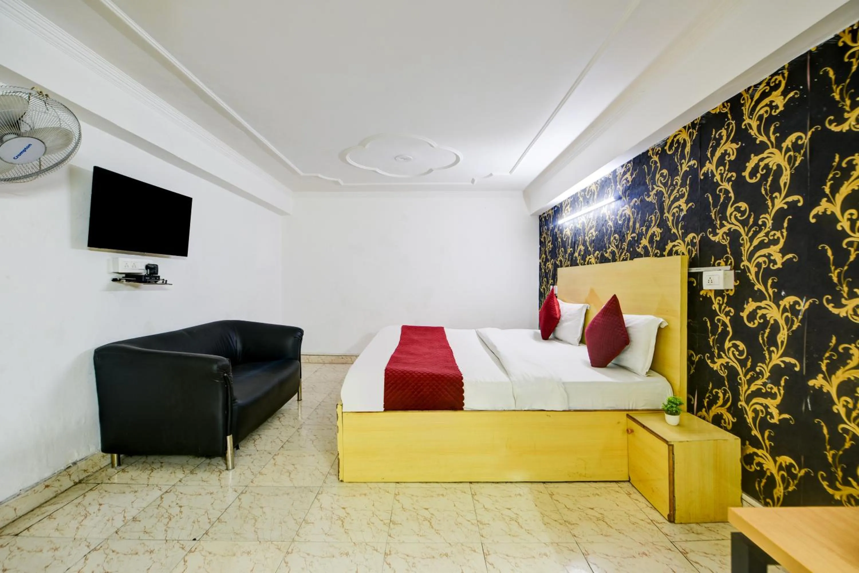 Hotel Quadis - Noida sec 15