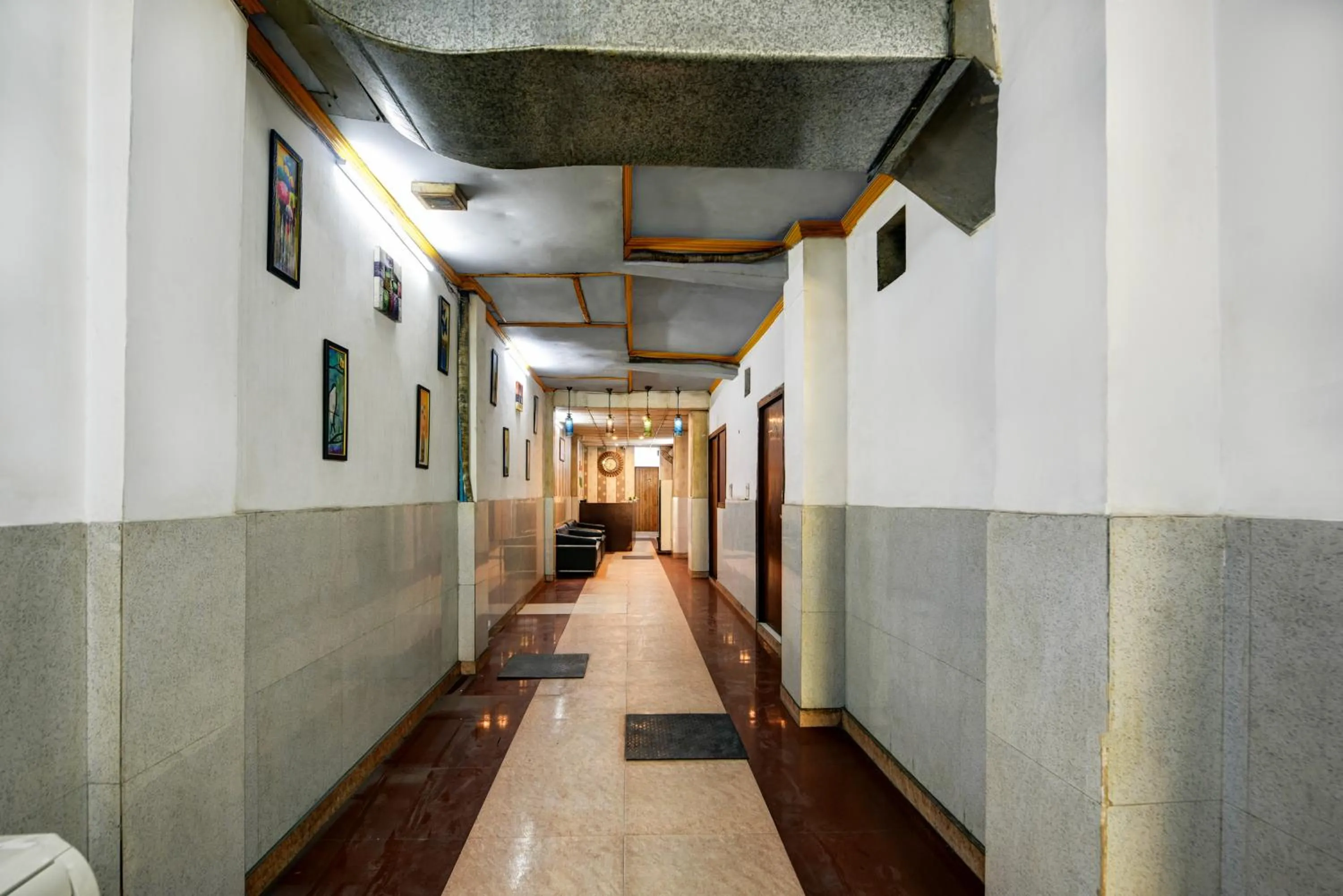 Hotel Quadis - Noida sec 15
