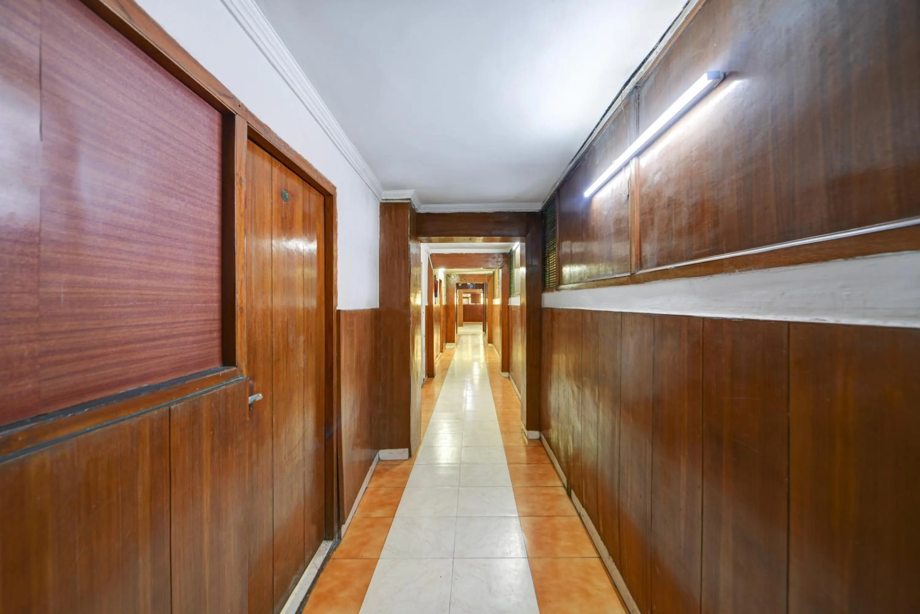 Hotel Quadis - Noida sec 15