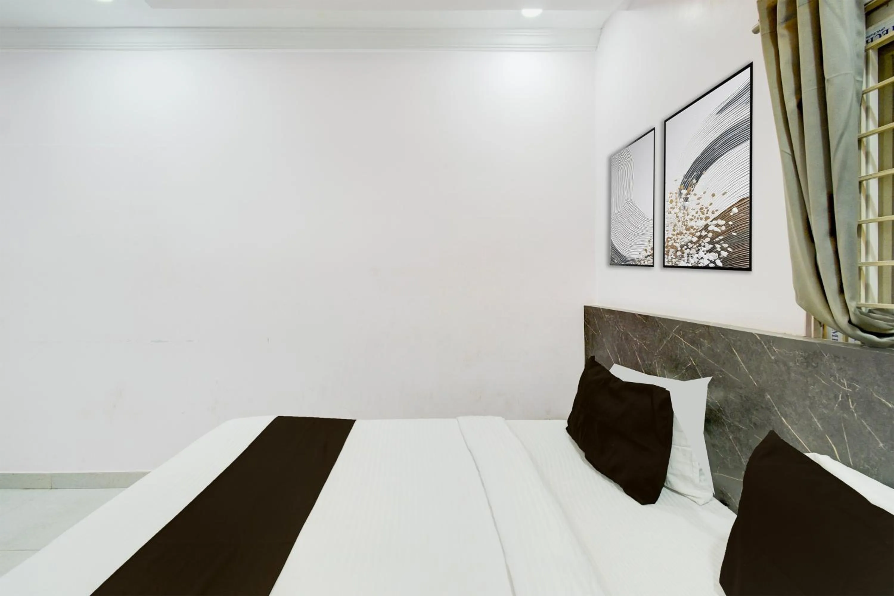 Bedroom, Bed in Super Collection O Karmanghat Bus Terminal Hyderabad Formerly Hotel Chirag Stays