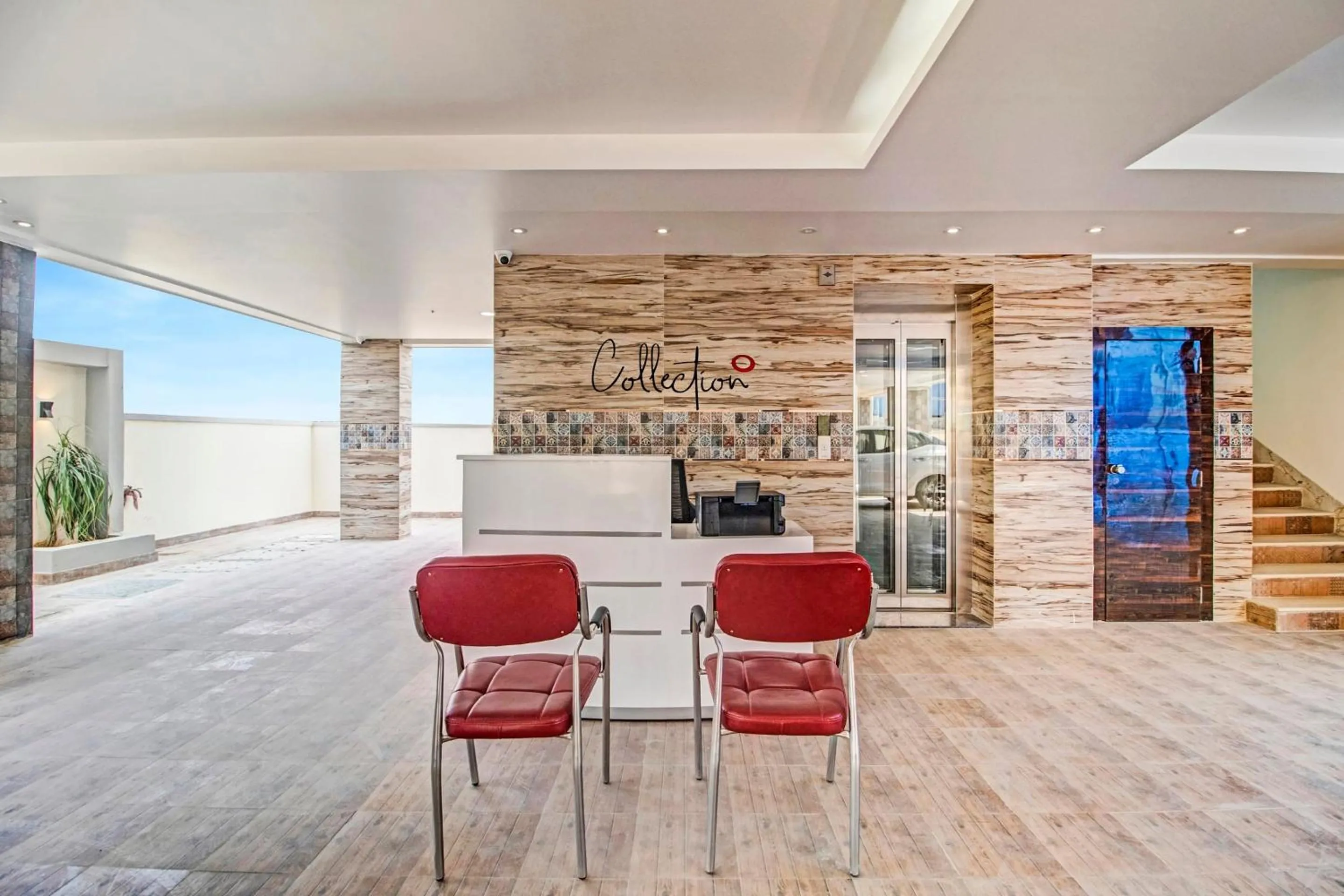 Lobby or reception in Collection O Halcyon SS Grand