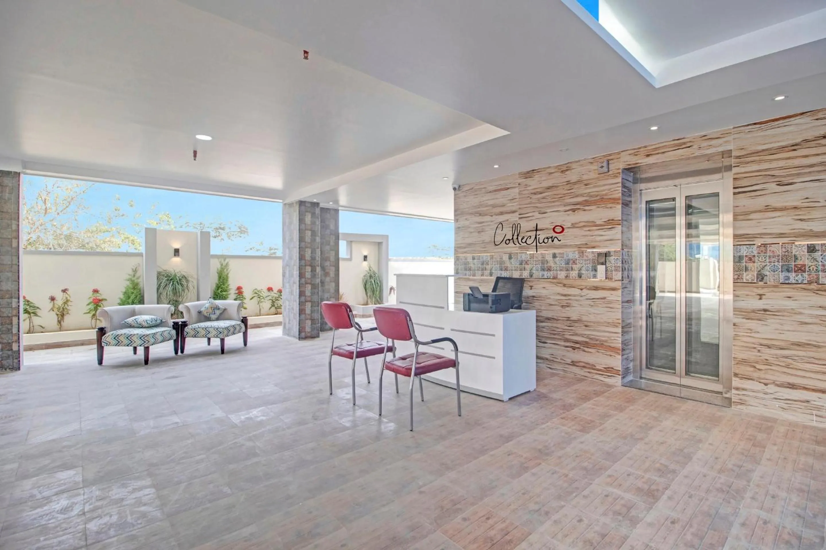 Lobby or reception in Collection O Halcyon SS Grand