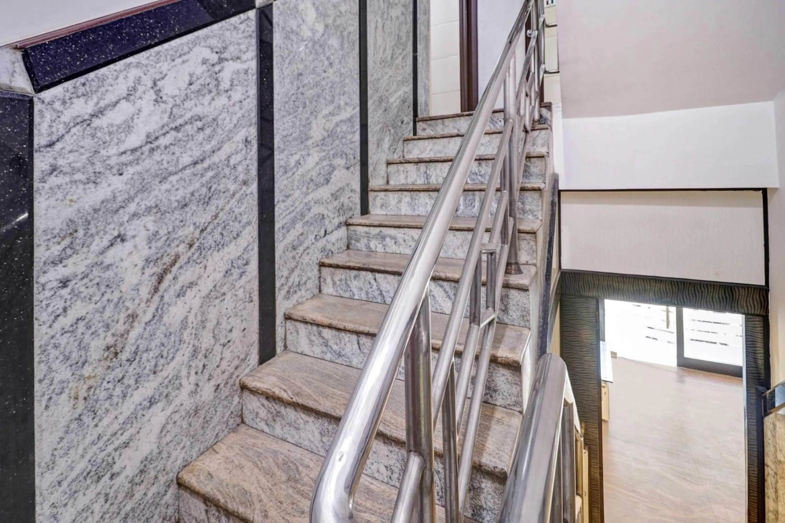 Lobby or reception in Super Collection O Sabharwal Residency Near Lalbagh Botanical Garden