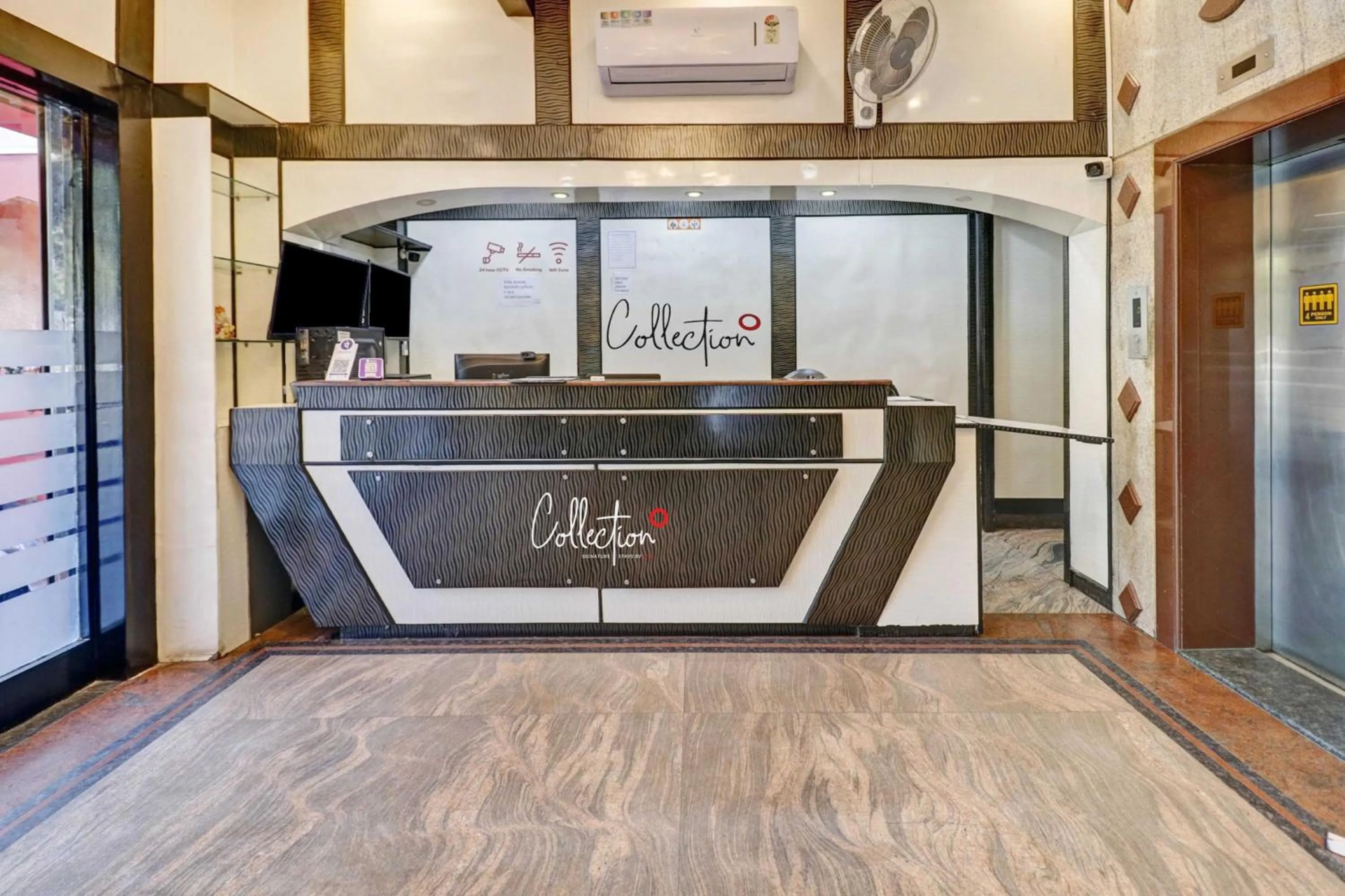 Lobby or reception in Super Collection O Sabharwal Residency Near Lalbagh Botanical Garden