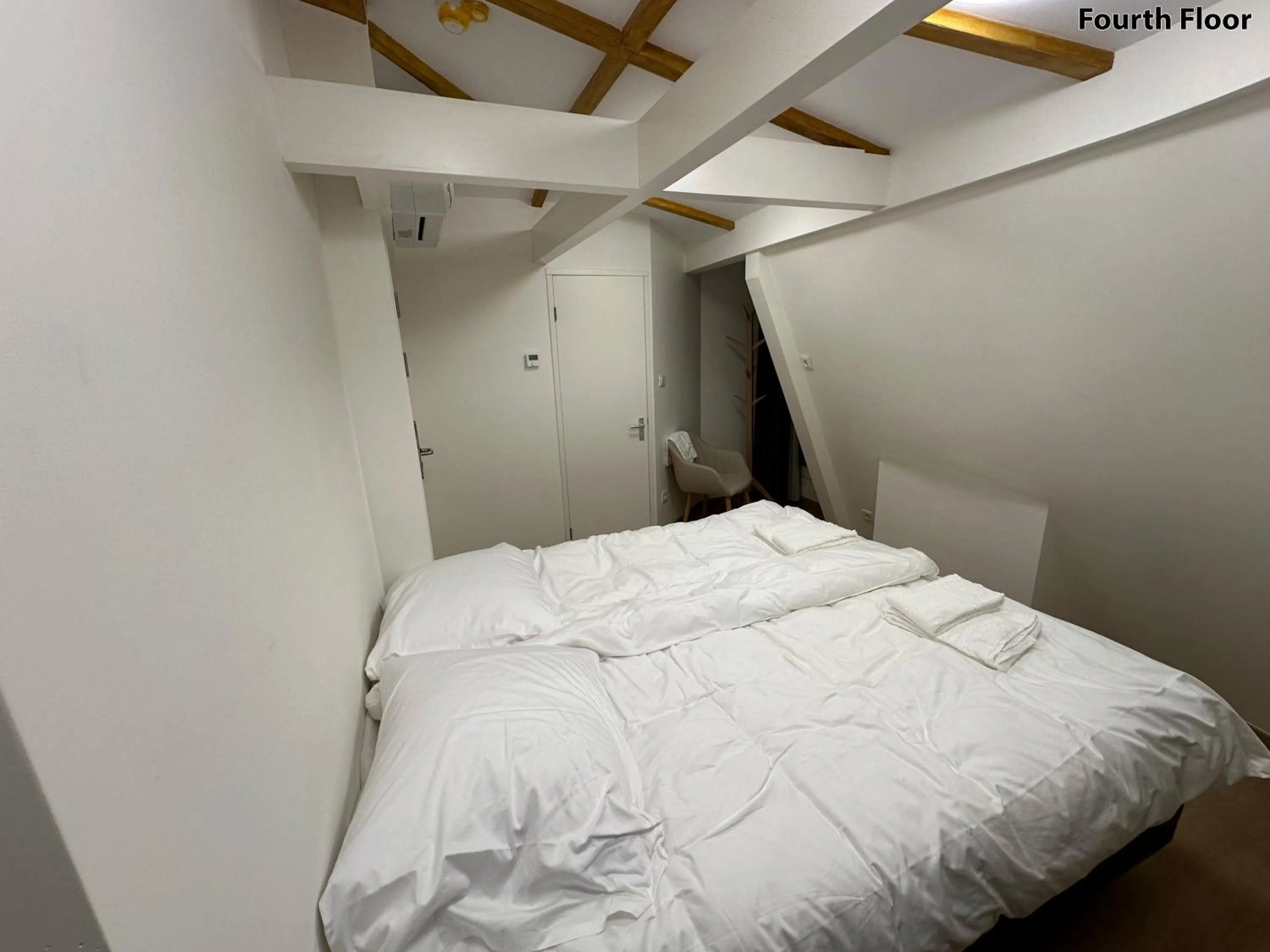 Bed in Voyagers Amsterdam