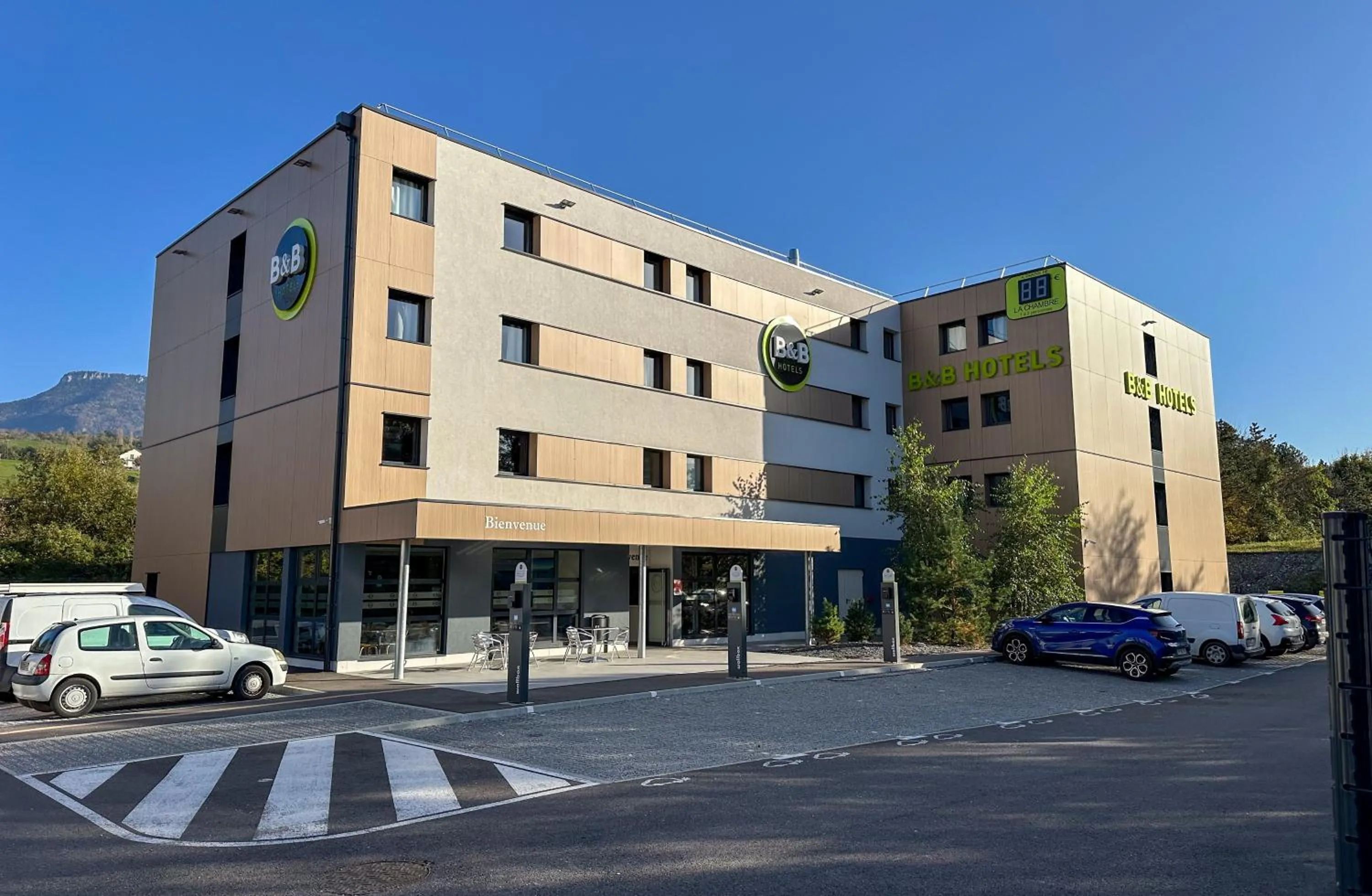 Property building in B&B HOTEL Aix-les-Bains