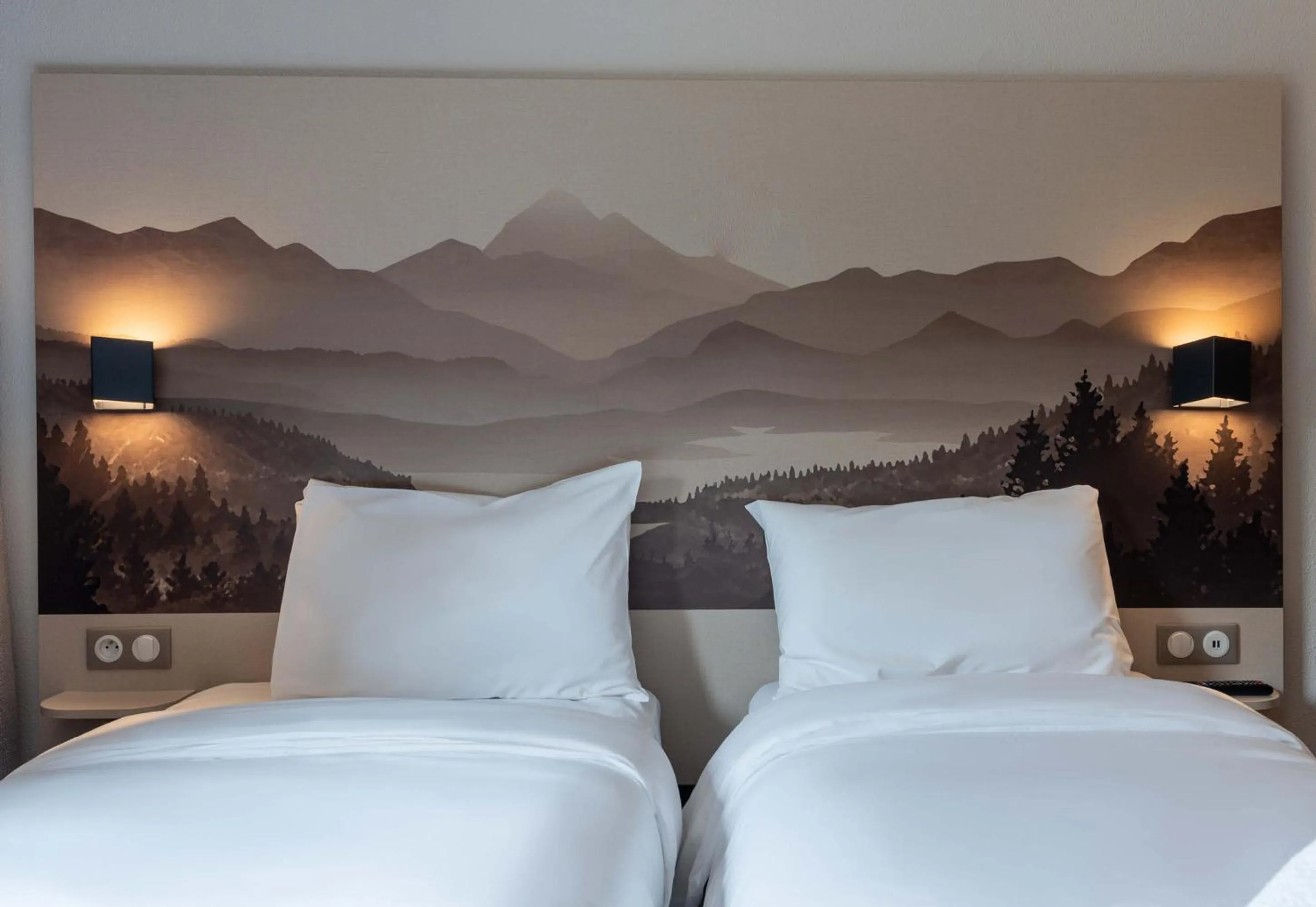 Bedroom, Bed in B&B HOTEL Aix-les-Bains