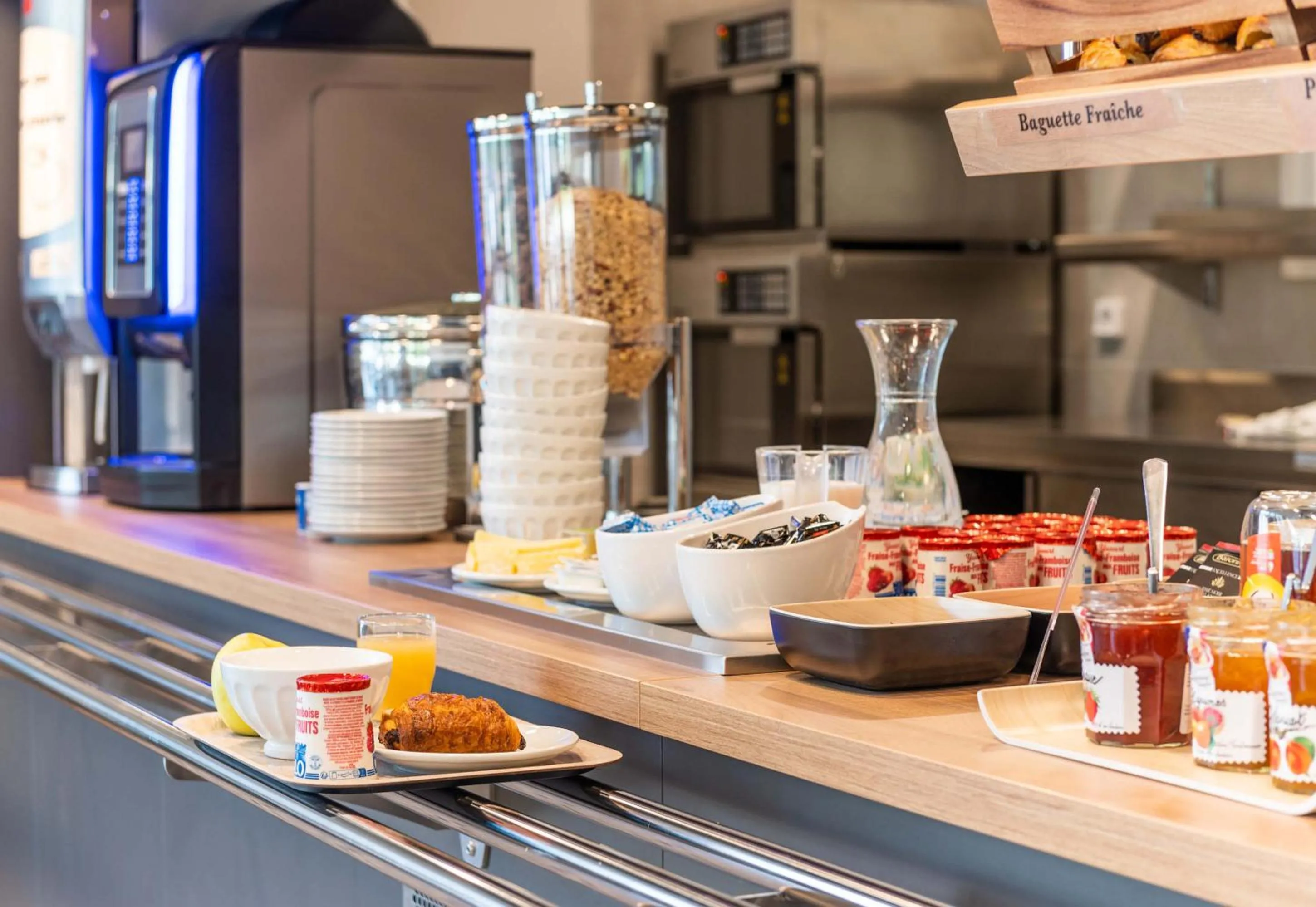 Buffet breakfast in B&B HOTEL Aix-les-Bains