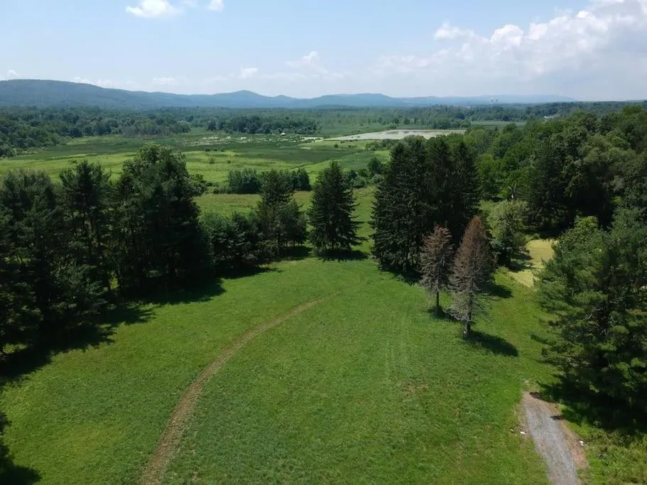 Craftsman Hideaway at the 1841 Farmhouse