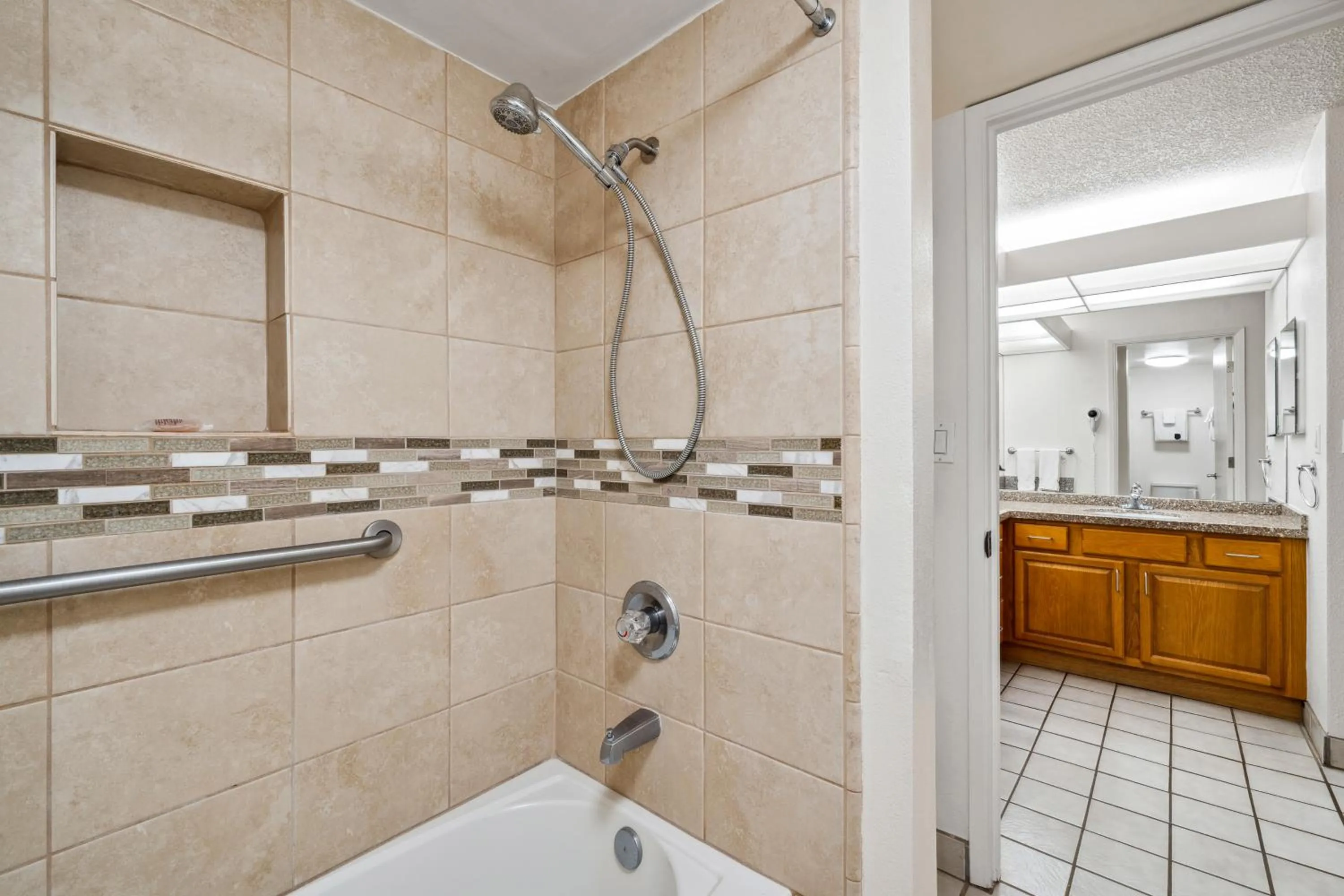 Shower in Maui Schooner Resort