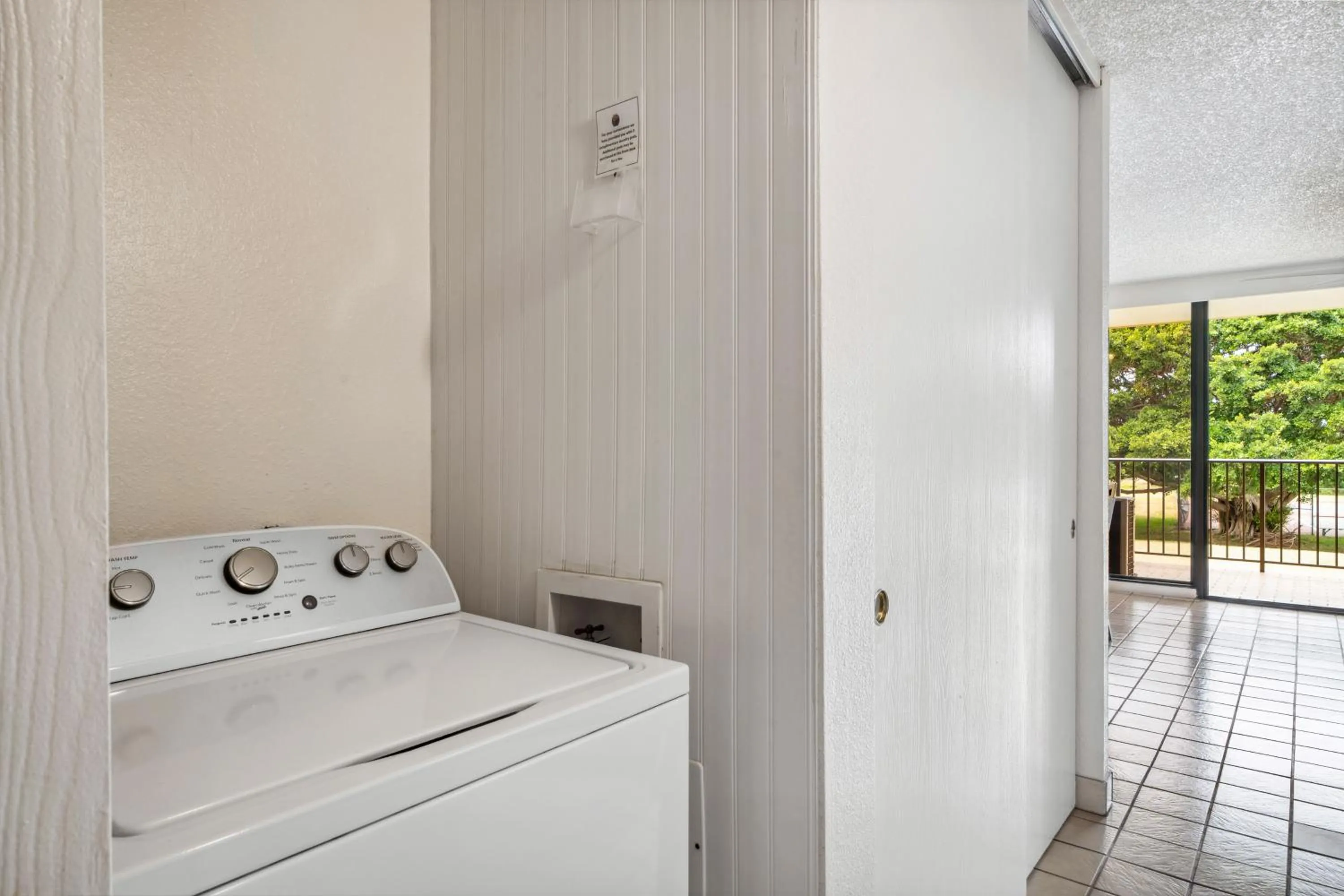 washing machine in Maui Schooner Resort