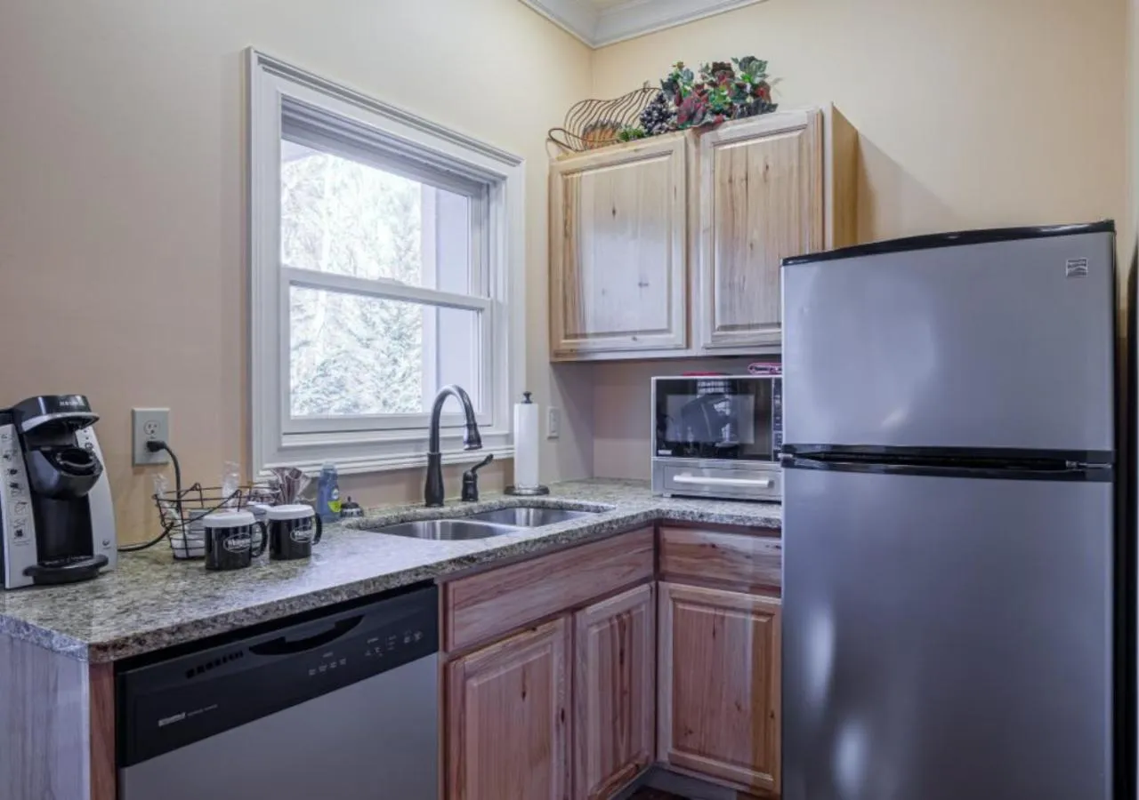 Kitchen or kitchenette in Whitestone Inn
