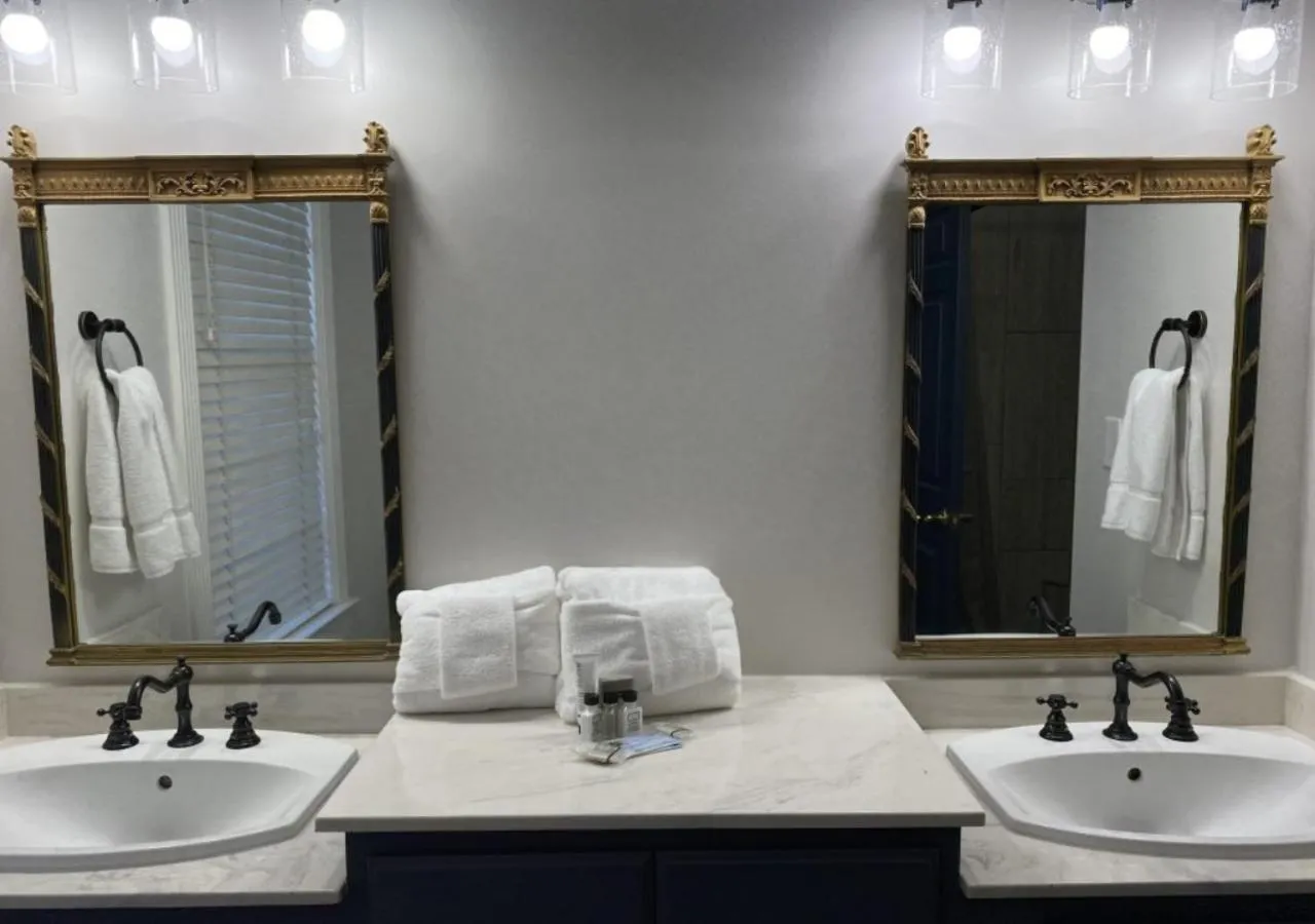 Bathroom in Whitestone Inn