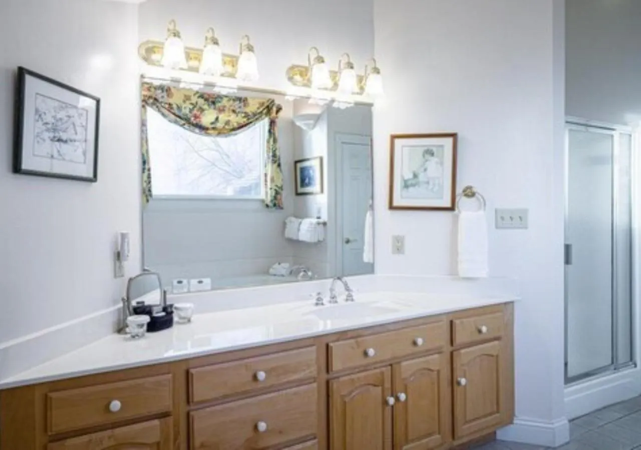 Bathroom in Whitestone Inn