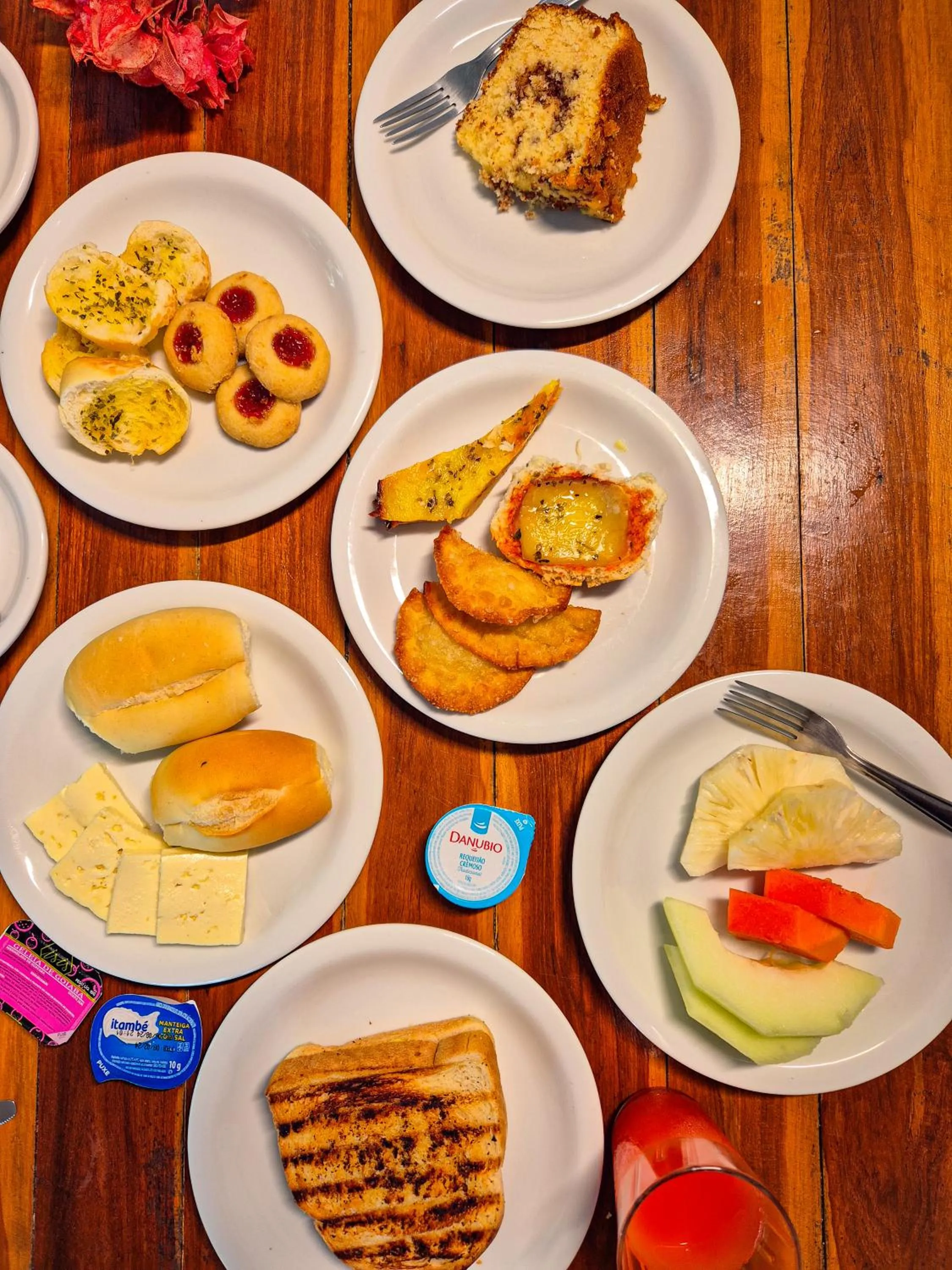 Food and drinks in Porto Vila by AFT