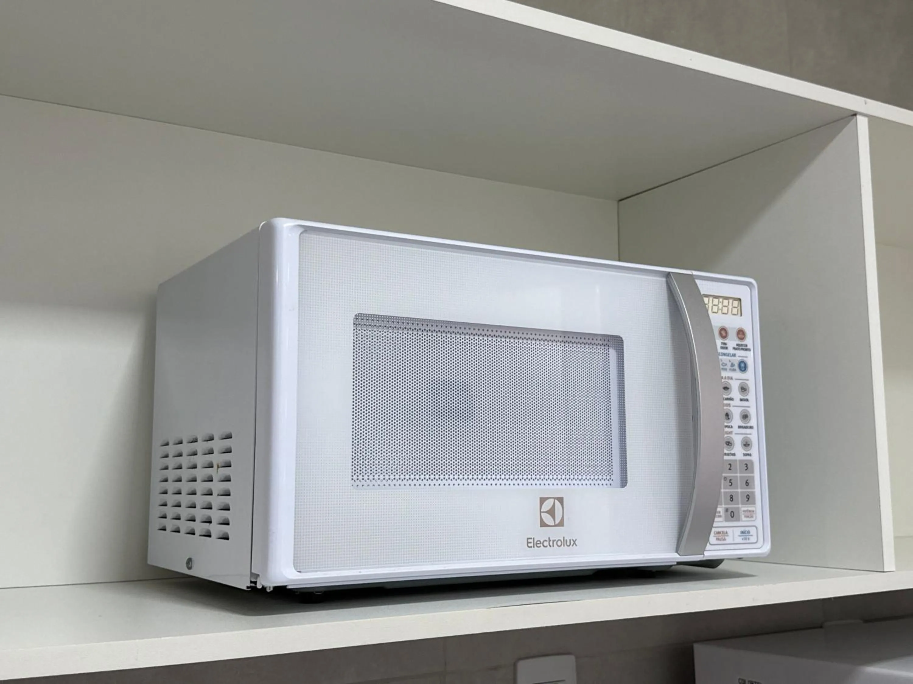 kitchen in Porto Vila by AFT