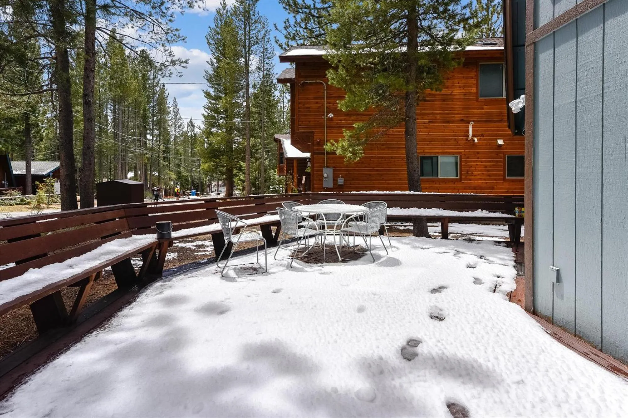 Property building in Only 7 Miles To Heavenly, Huge Deck, Pets Welcome