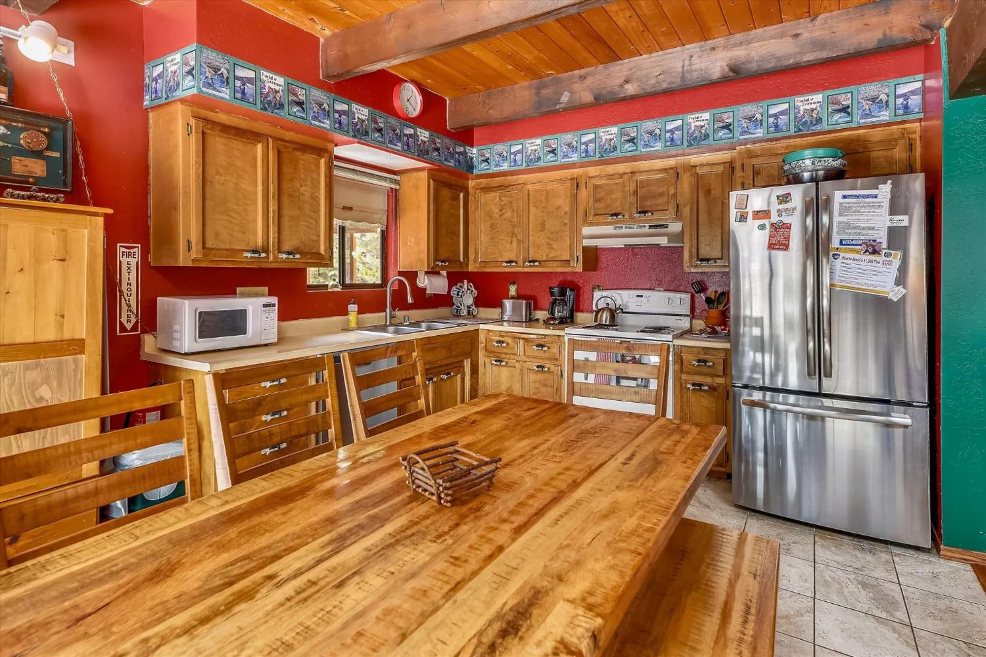 Property building in Only 7 Miles To Heavenly, Huge Deck, Pets Welcome