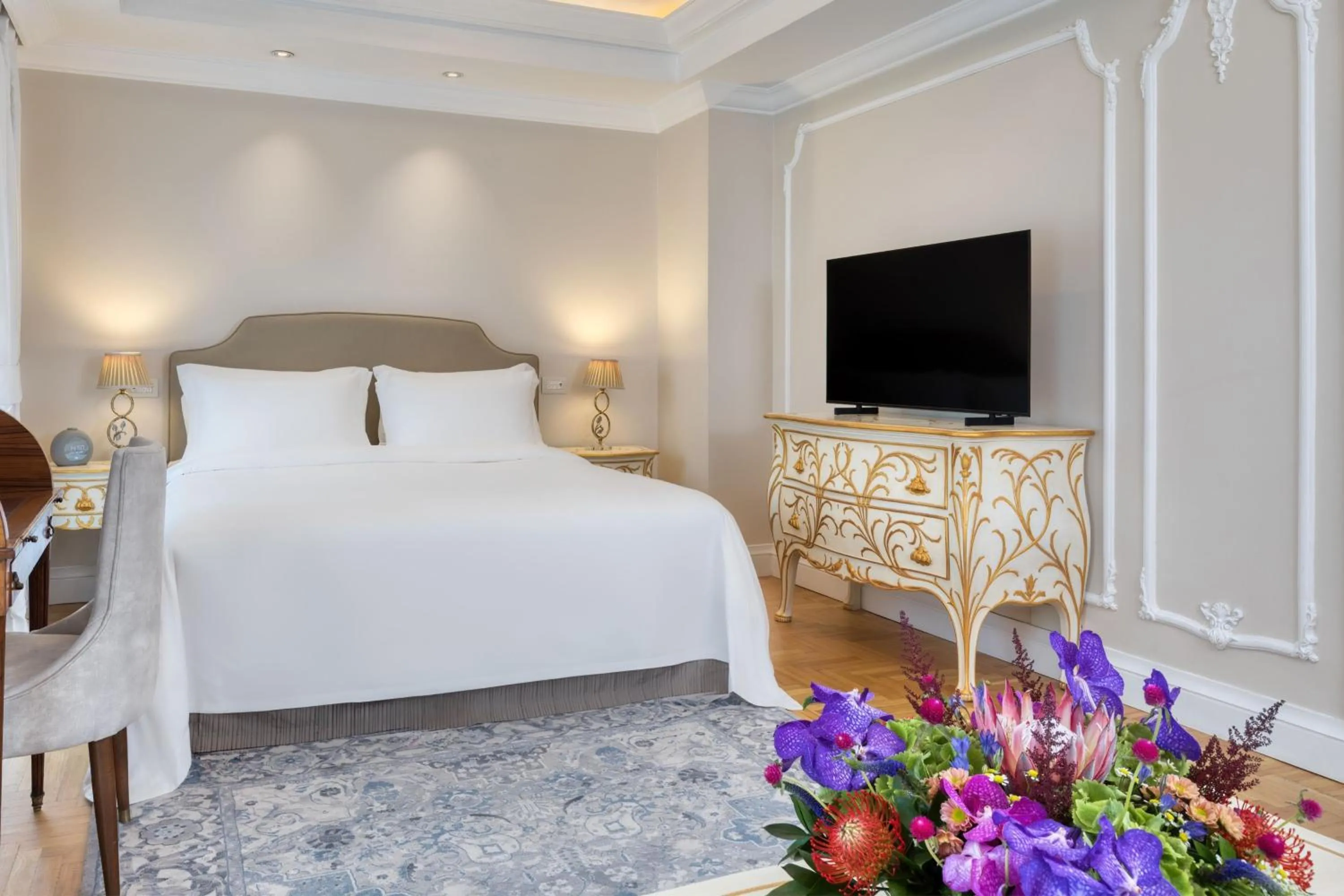 Photo of the whole room, Bed in King George, a Luxury Collection Hotel, Athens