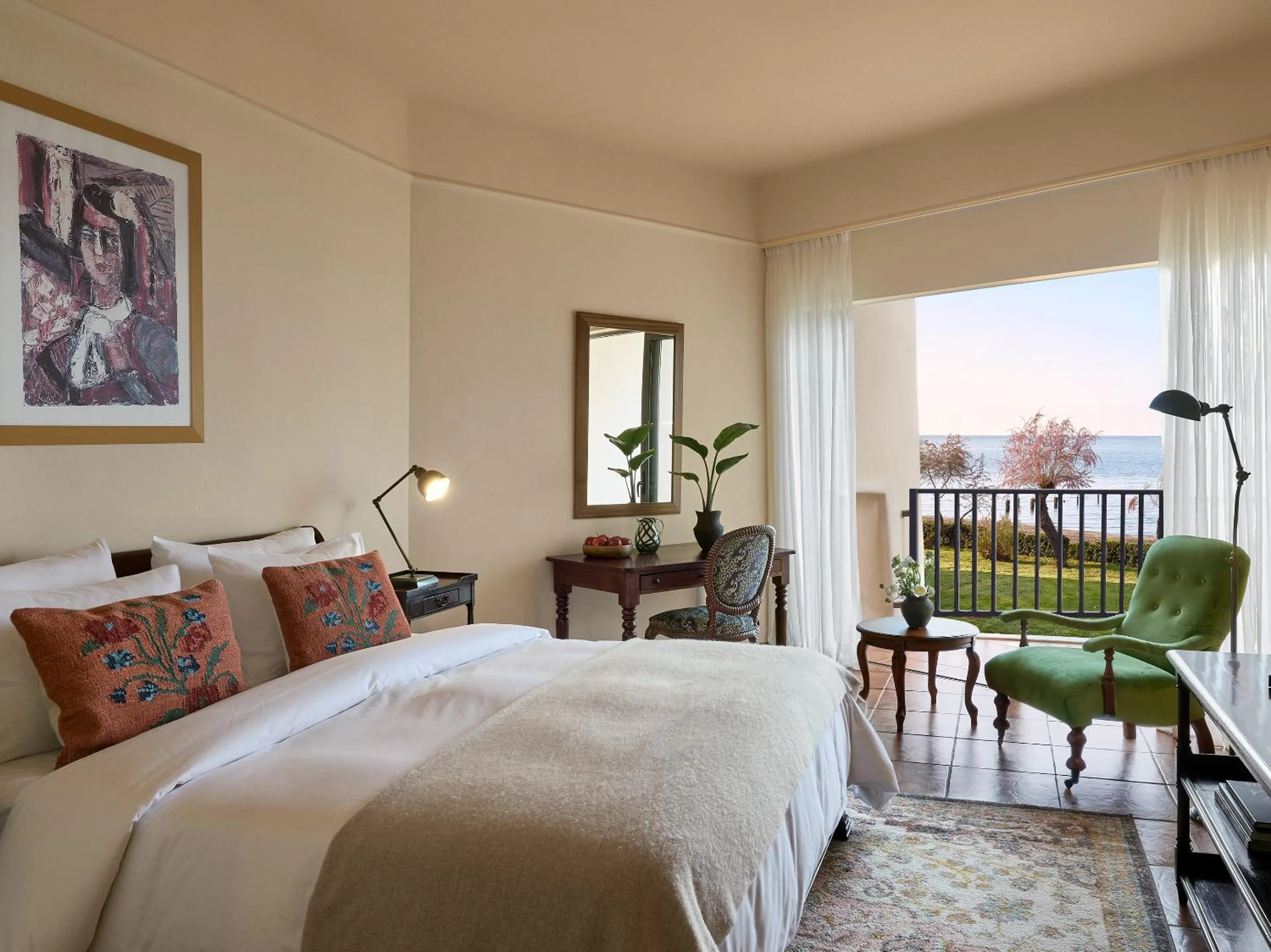 Bed in Grecotel Egnatia