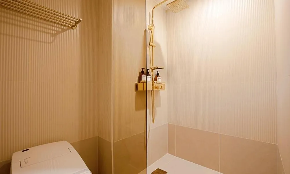 Shower in Hotel Ippda Gumdan