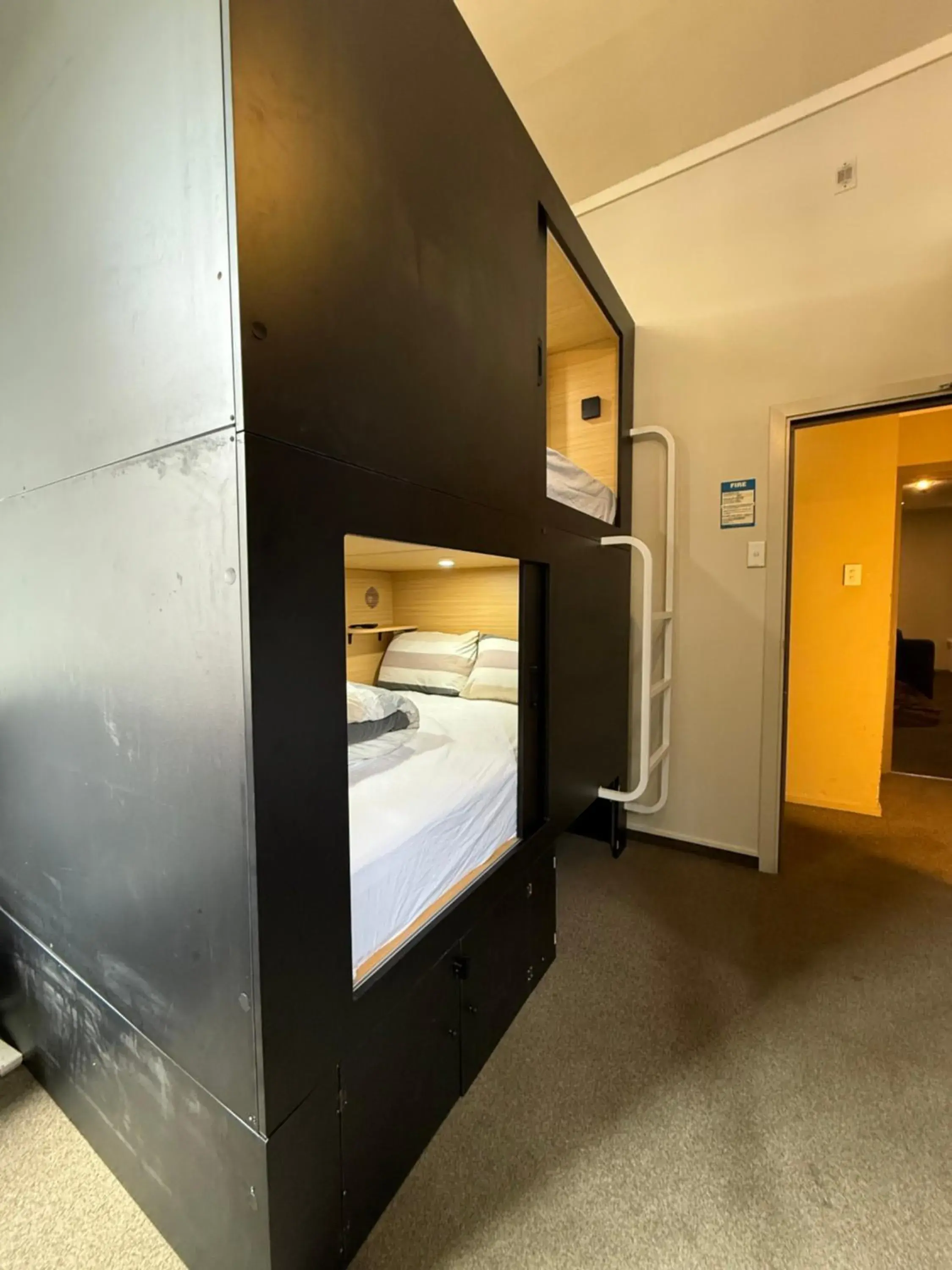 Bed in 4-Bed Mixed Dormitory Room in UpTown Backpackers Bed in 4-Bed Mixed Dormitory Room in UpTown Backpackers