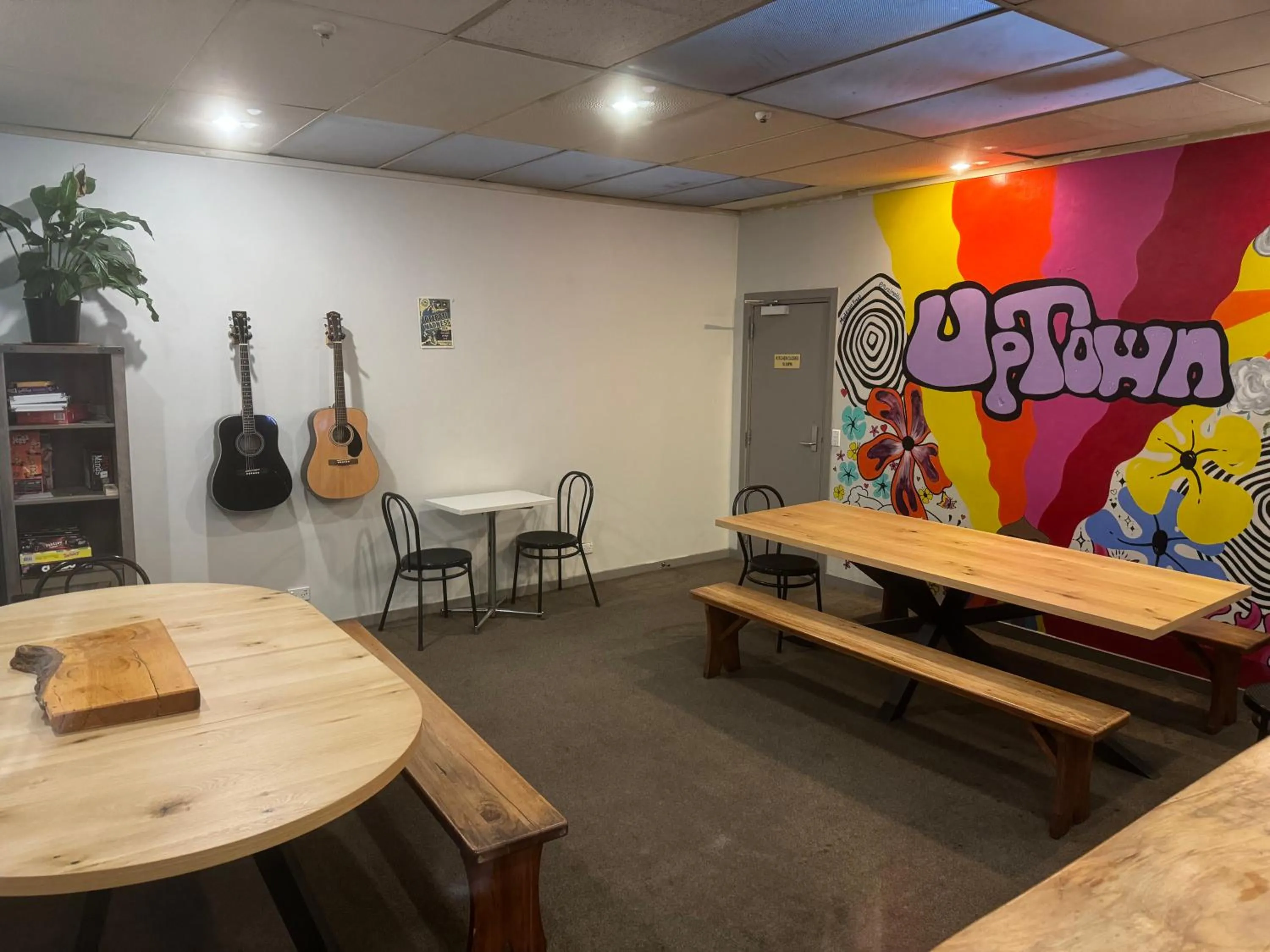 Kitchen or kitchenette in UpTown Backpackers