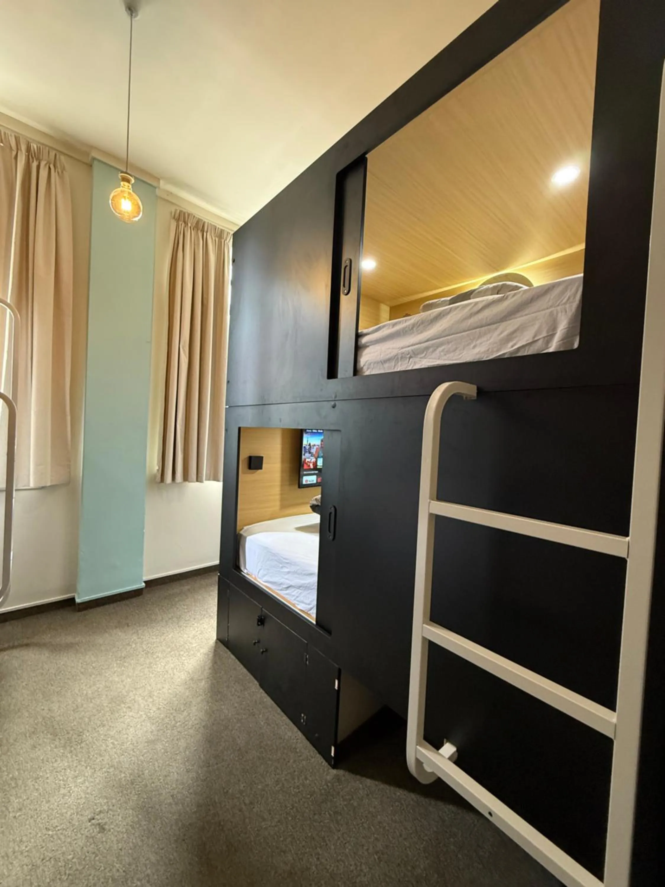 Bed in UpTown Backpackers