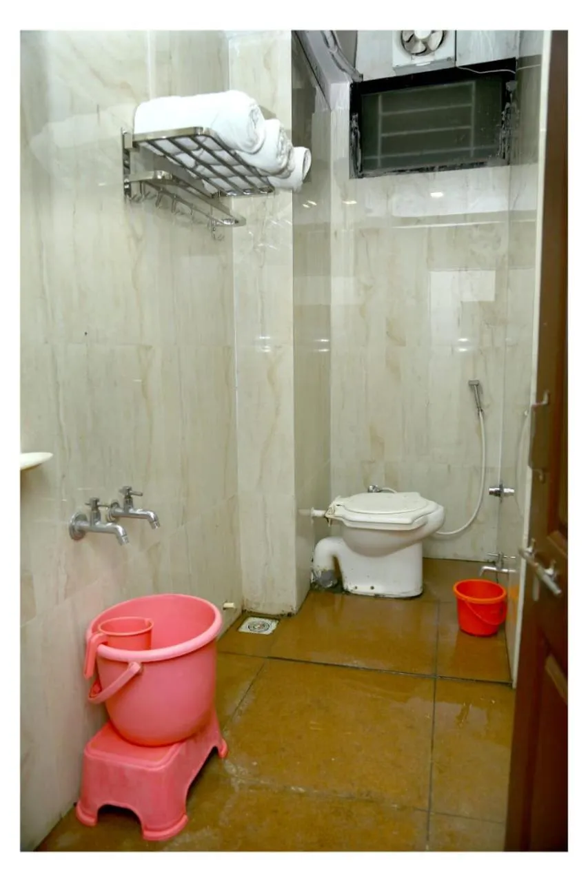 Toilet in Om Shree Yatri Niwas
