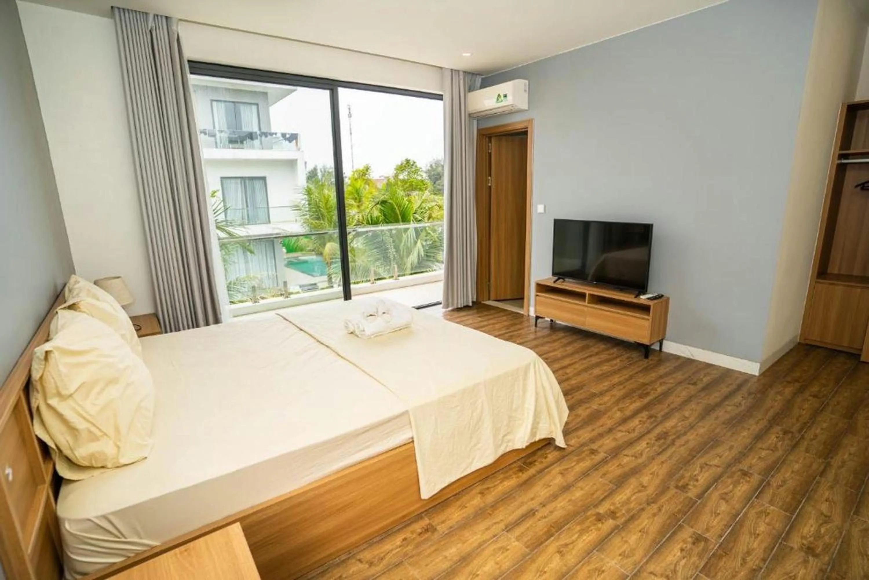 TV and multimedia, Bed in Villa FLC Sầm Sơn Ngọc Trai - Ngay Gần Biển