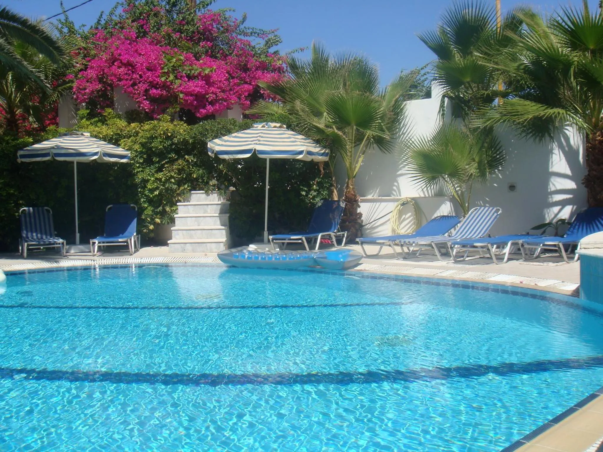 Swimming pool in White Palace Studios