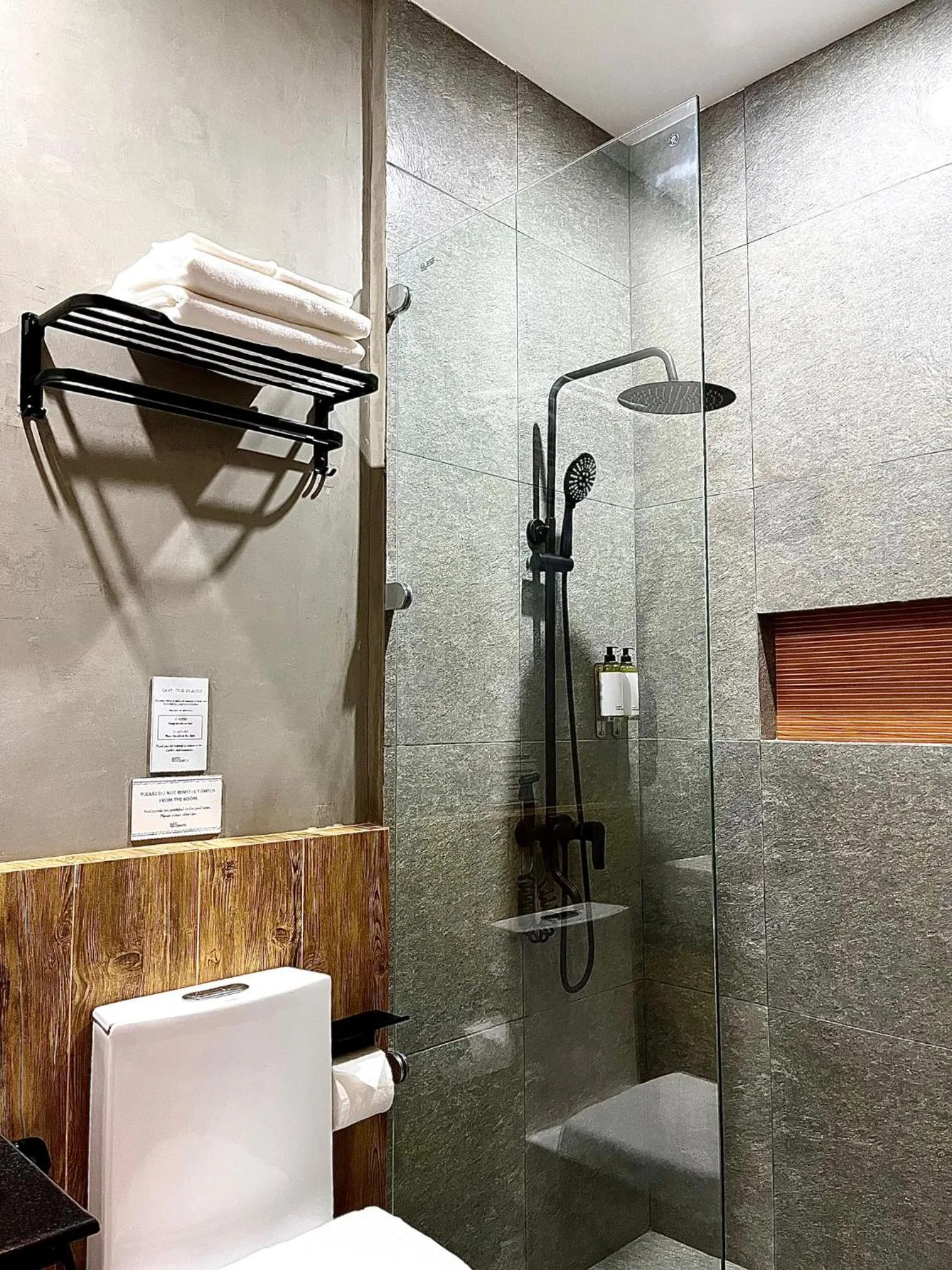 Bathroom in Hotel Dumaguete