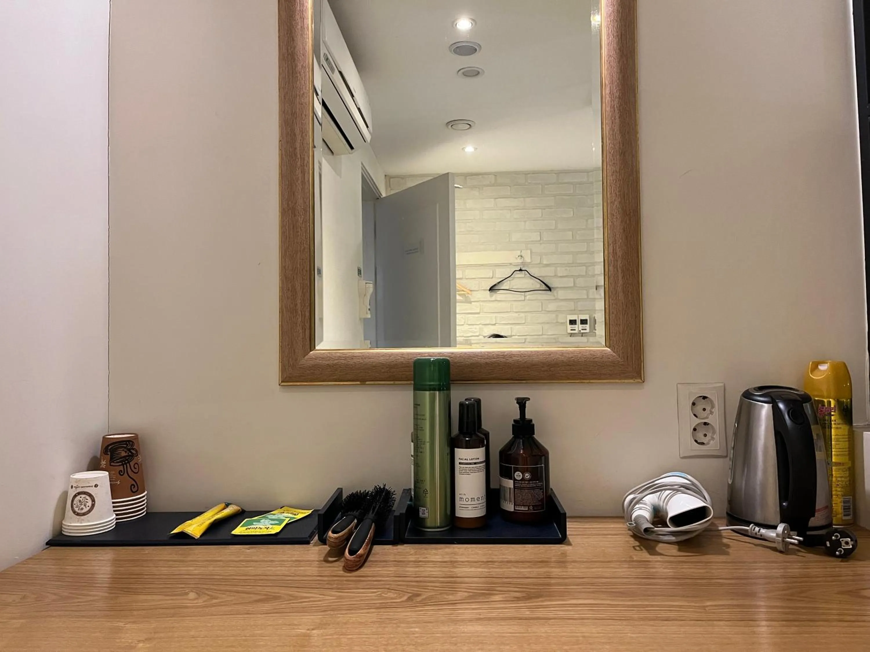 Hotel Yaja Hwajeong Station