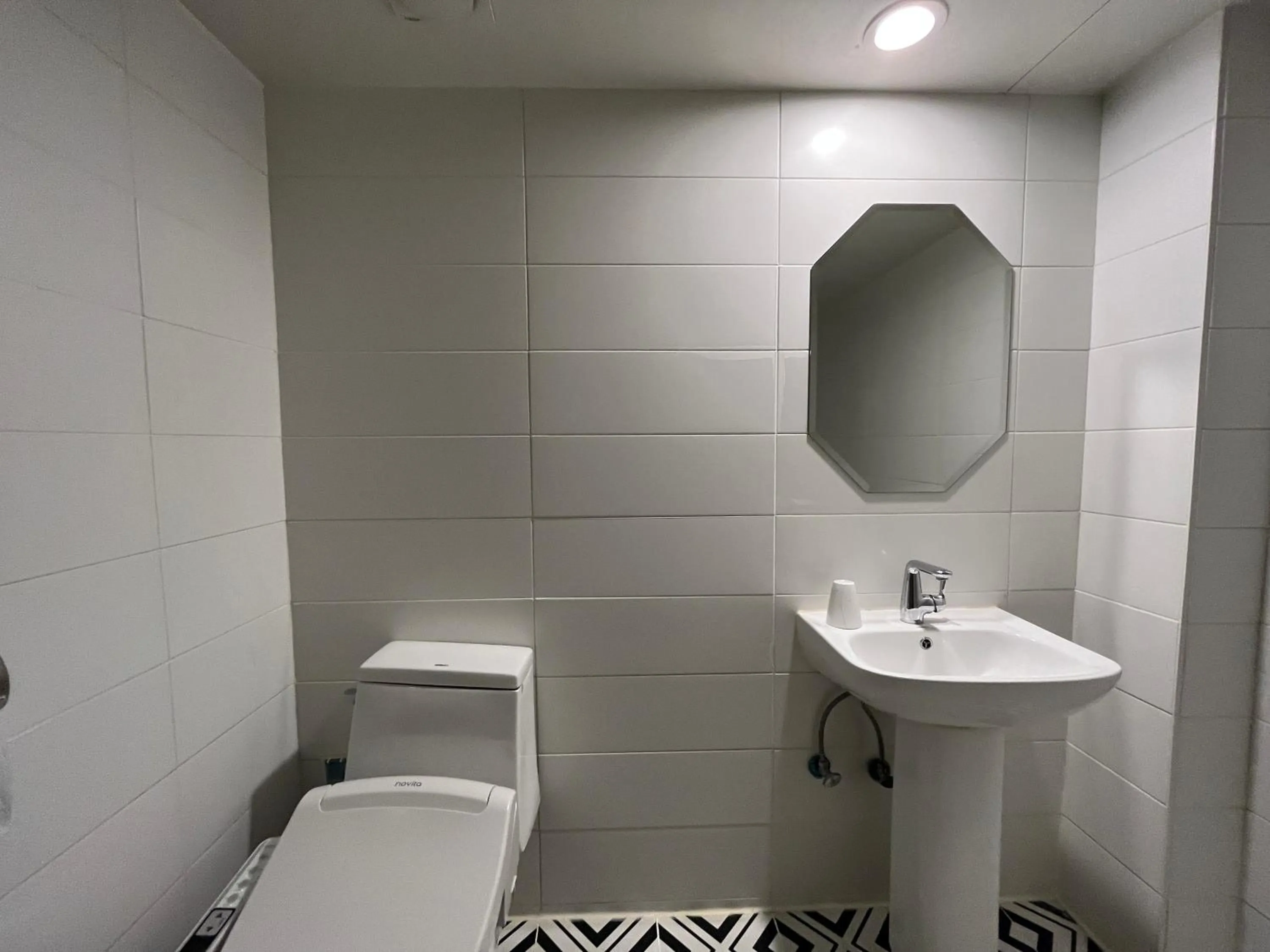 Hotel Yaja Hwajeong Station