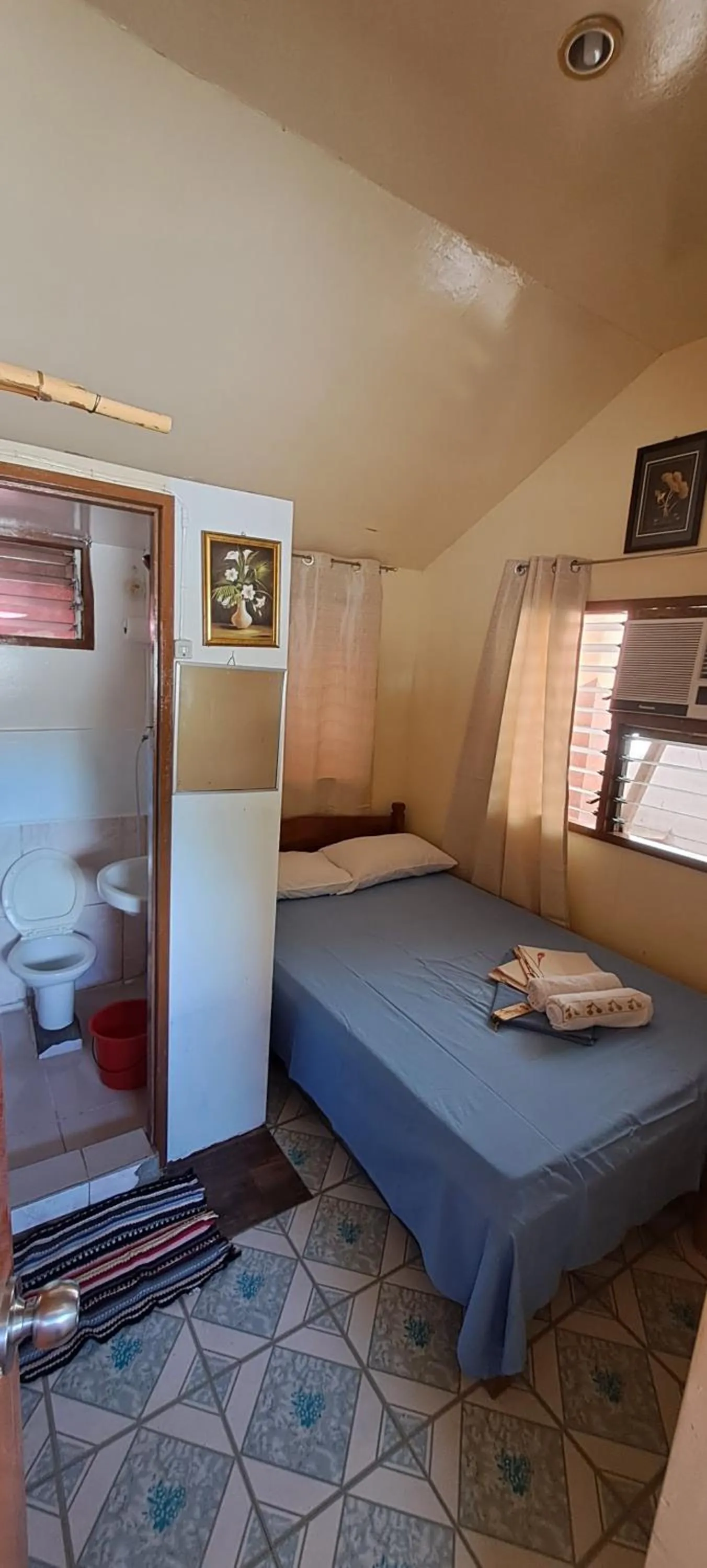 Bedroom, Bed in Blessed Inn