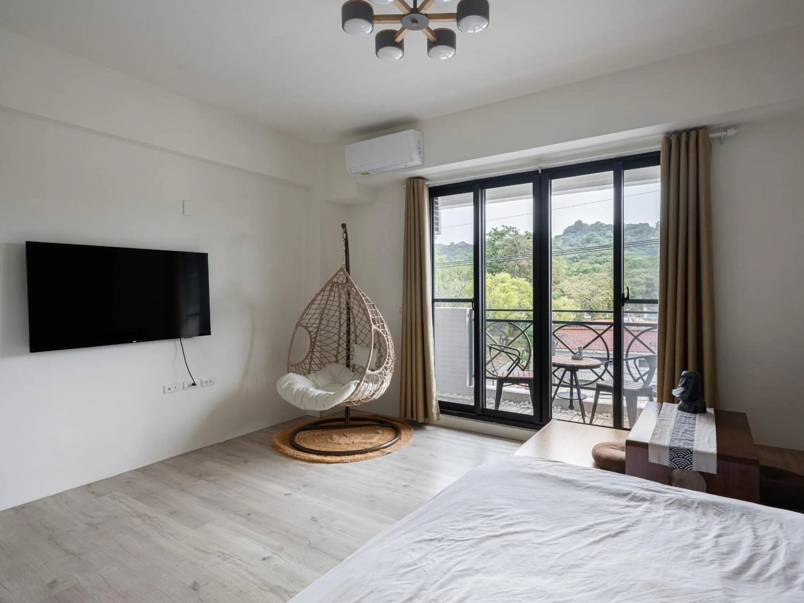 Bed in Yujing Nu Time