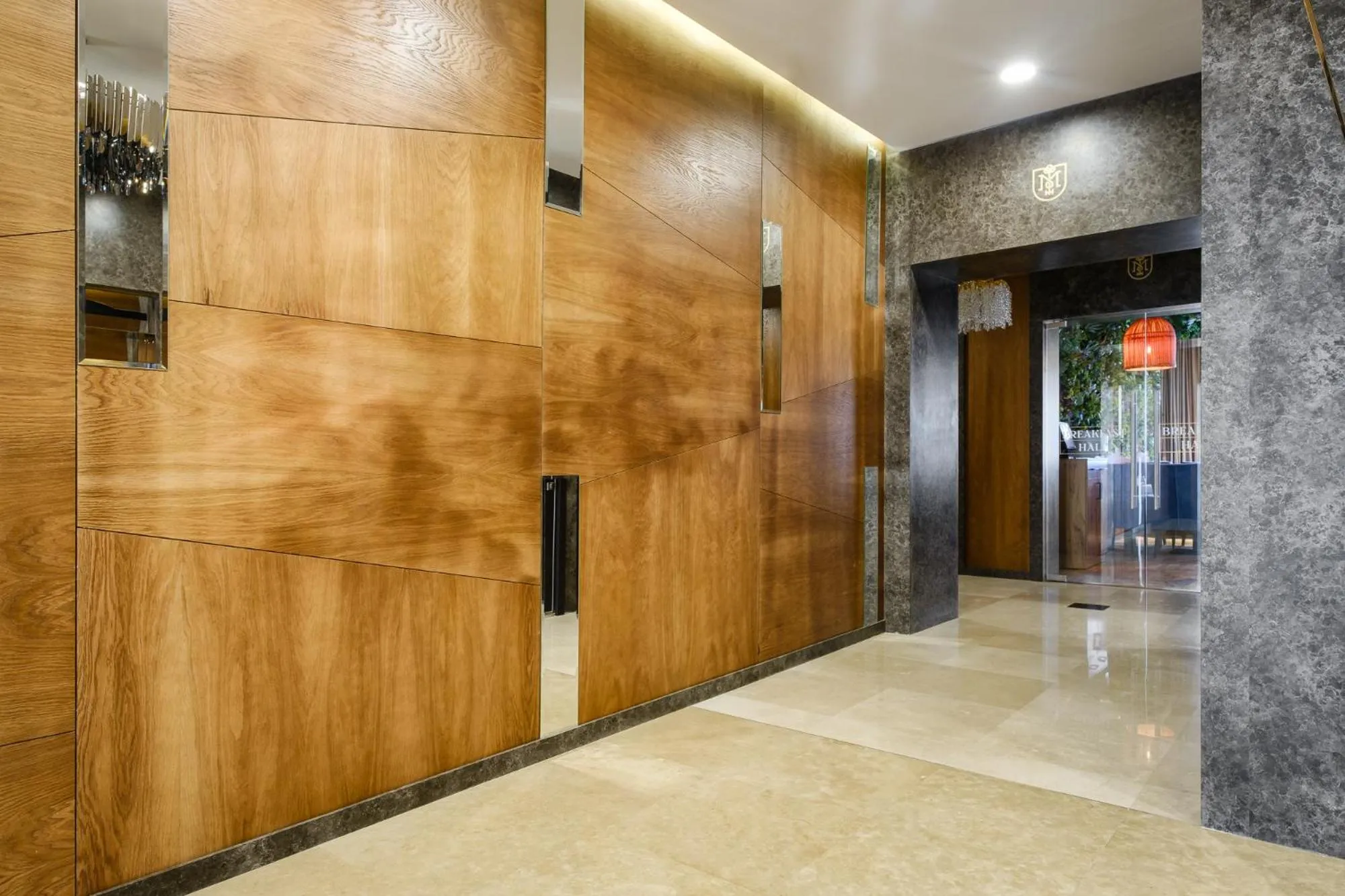 Seating area in Grand Mildom Hotel