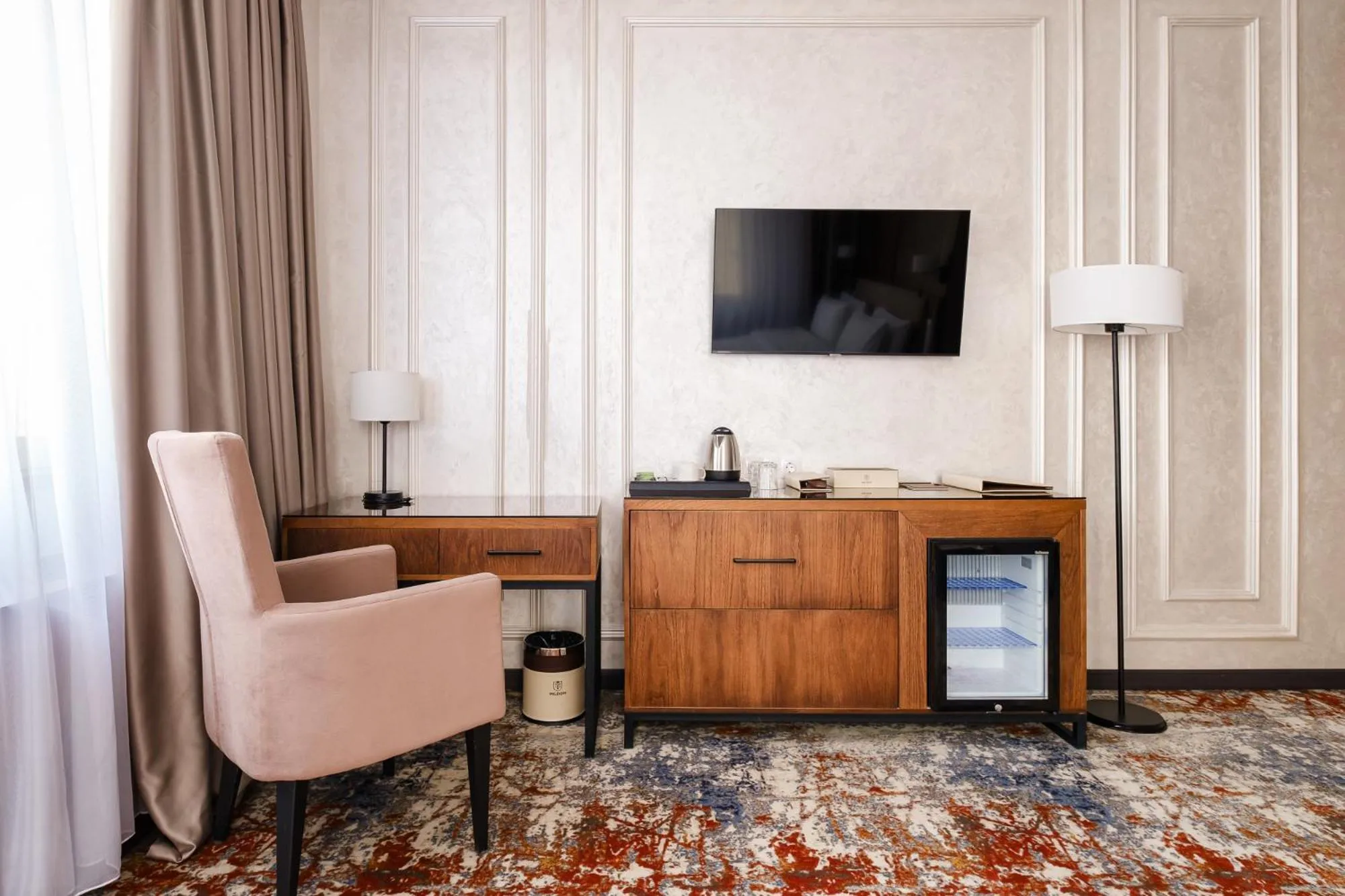 TV and multimedia in Grand Mildom Hotel