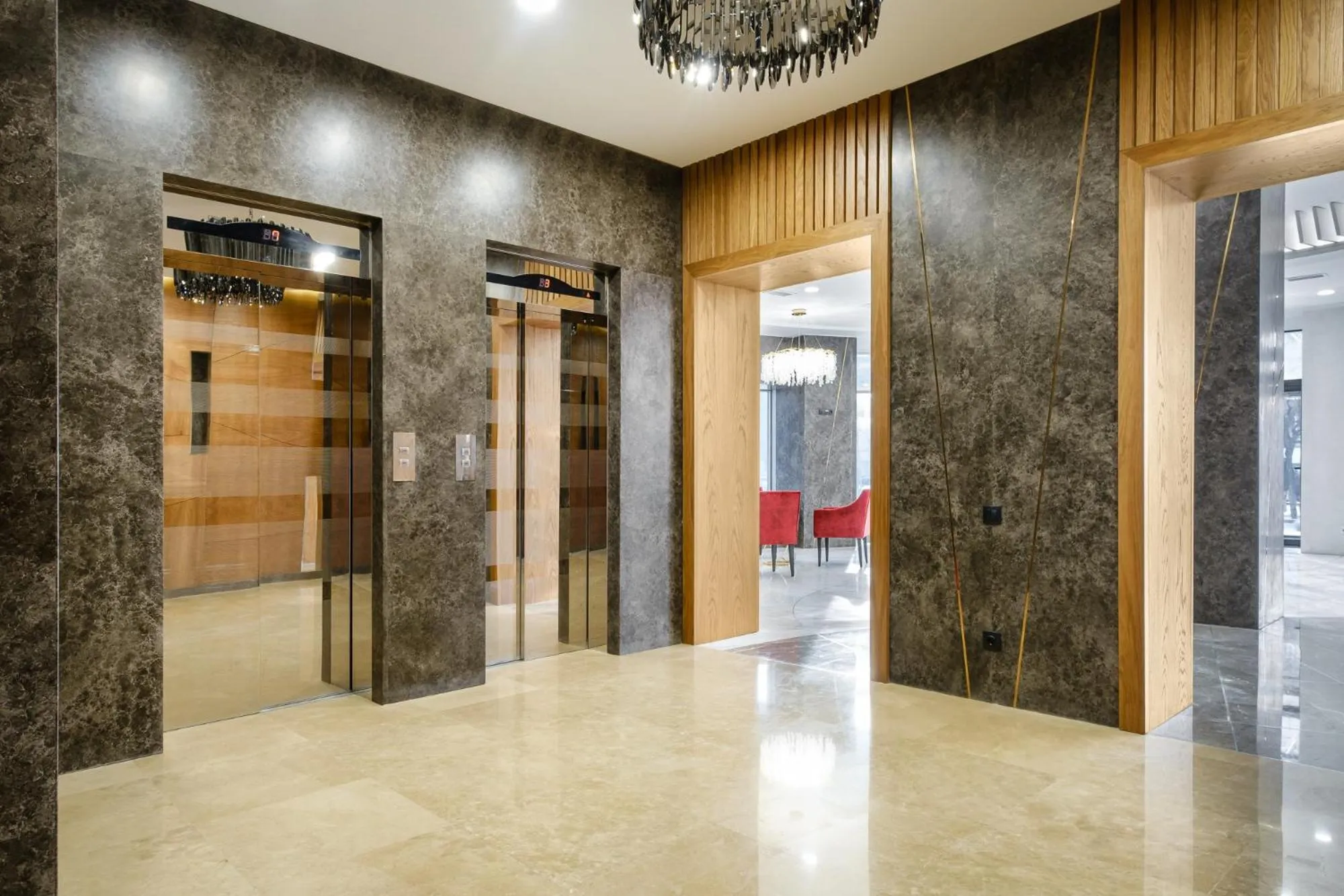 elevator in Grand Mildom Hotel